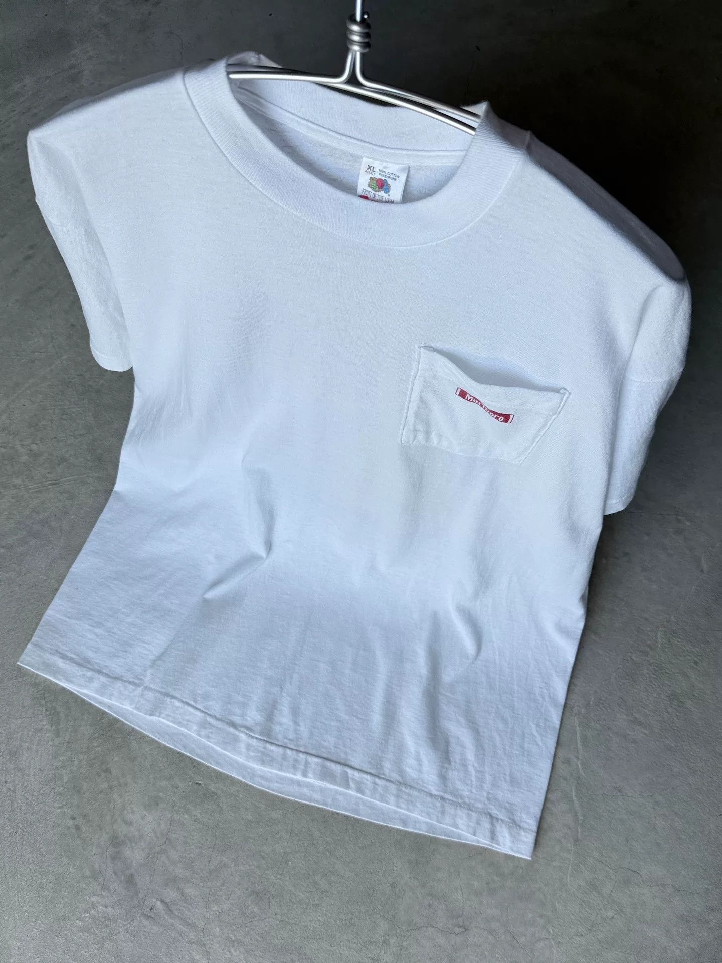 Vintage Vintage 90s Marlboro Pocket Tee Size US XL / EU 56 / 4 - 7 Thumbnail