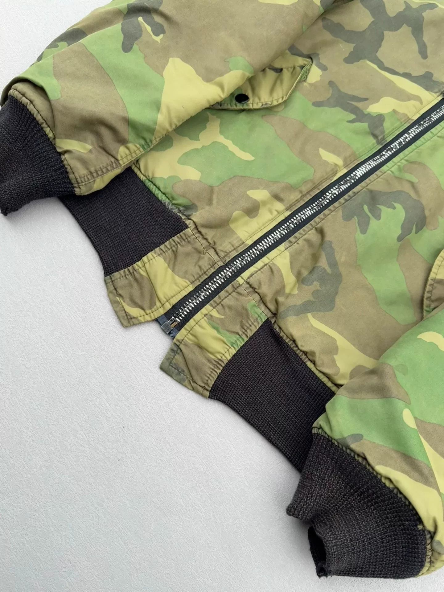 Vintage Vintage 80s USAF Camo MA-1 Bomber Size US M / EU 48-50 / 2 - 3 Thumbnail