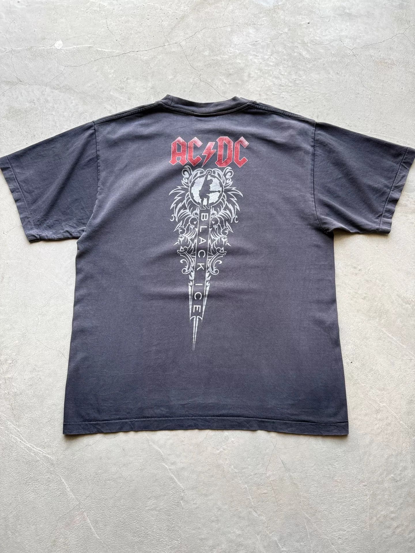 Vintage Vintage 90s AC/DC Black Ice Band Tee Size US L / EU 52-54 / 3 - 6 Thumbnail