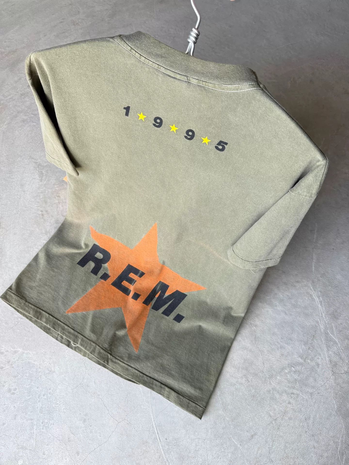 Vintage Vintage 90s R.E.M. Monster Tour Band Tee Size US L / EU 52-54 / 3 - 9 Thumbnail