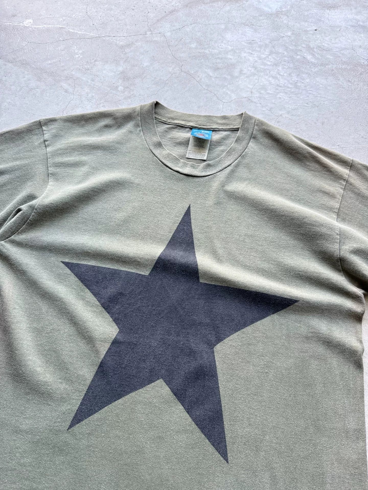 Vintage Vintage 90s R.E.M. Monster Tour Band Tee Size US L / EU 52-54 / 3 - 3 Thumbnail