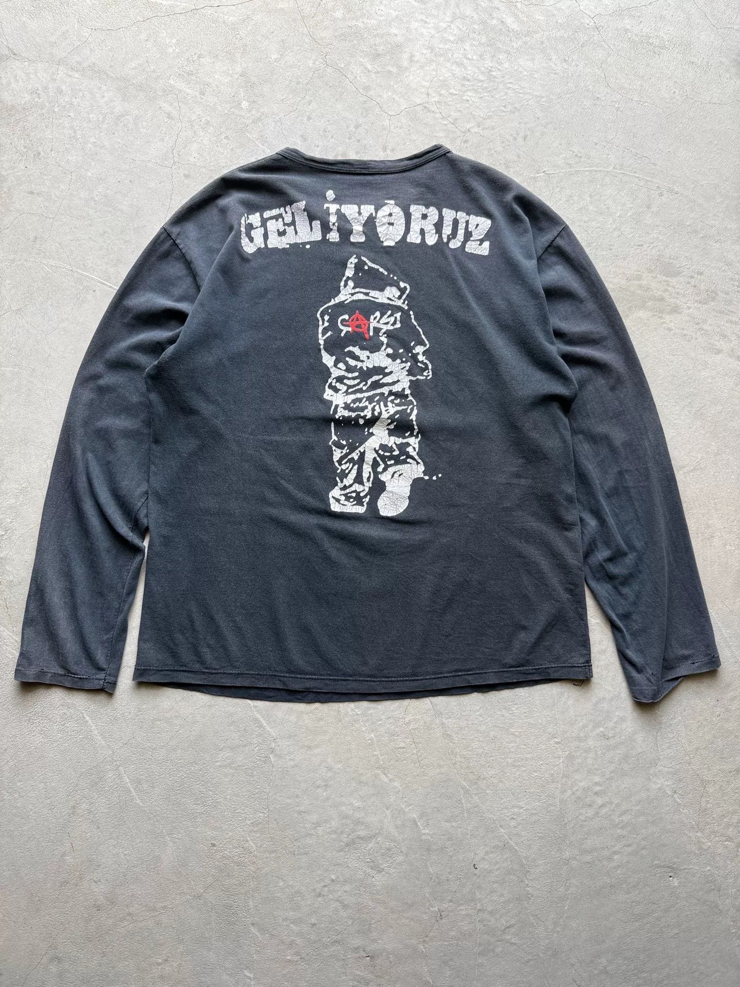 Vintage Vintage 90s Grup Yorum Geliyoruz Band Tee Size US L / EU 52-54 / 3 - 5 Thumbnail