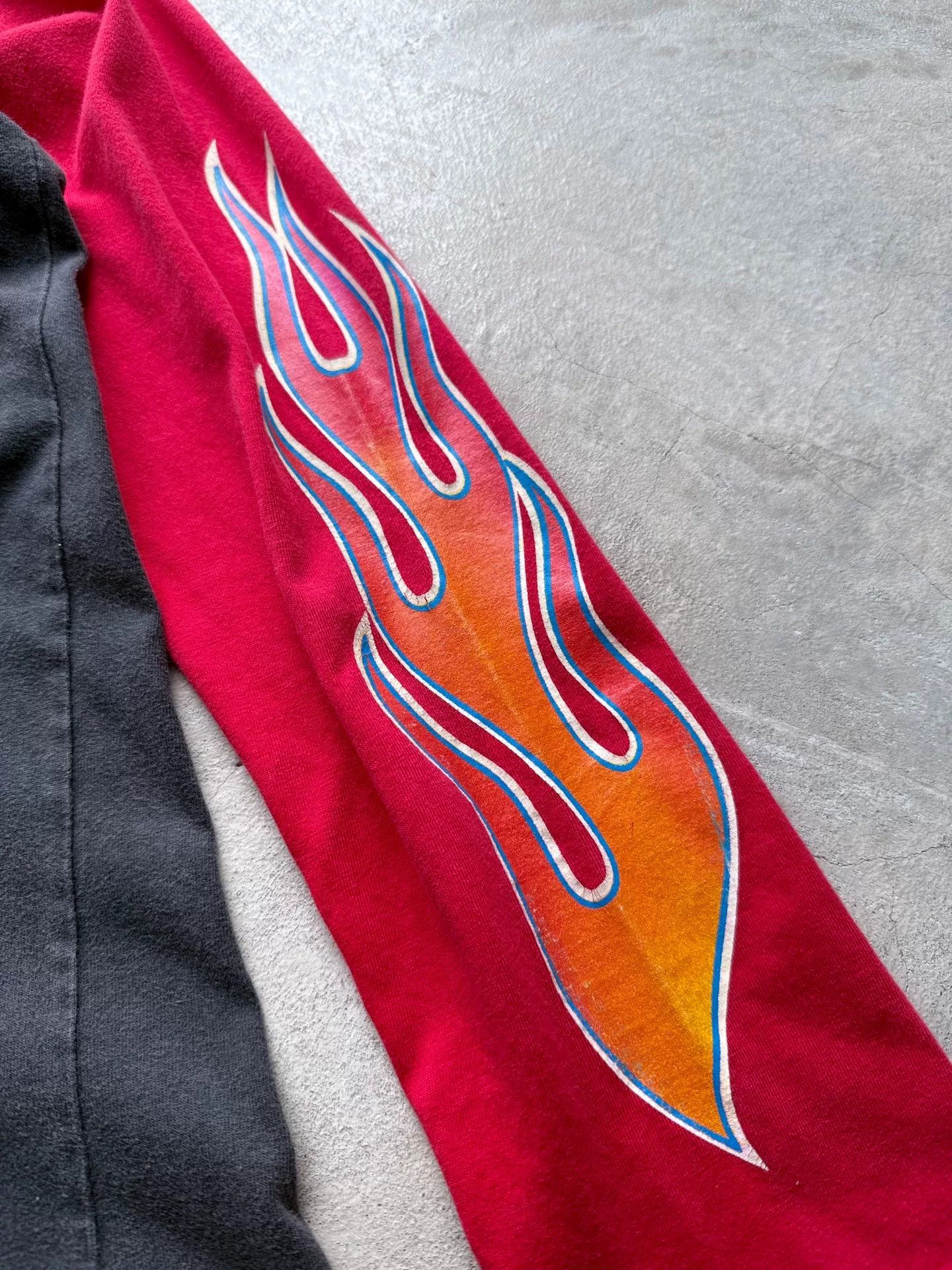 Vintage Vintage 90s Devil Flame Long Sleeve Tee Size US M / EU 48-50 / 2 - 6 Thumbnail