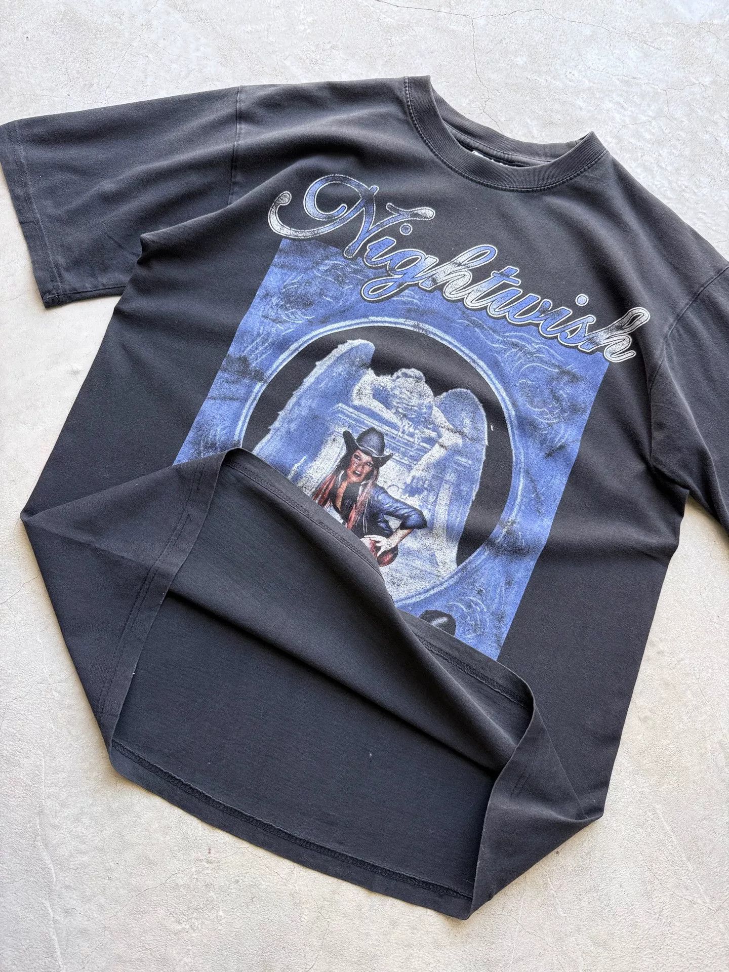 Vintage Vintage 00s Nightwish Once Band Tee Size US L / EU 52-54 / 3 - 4 Thumbnail