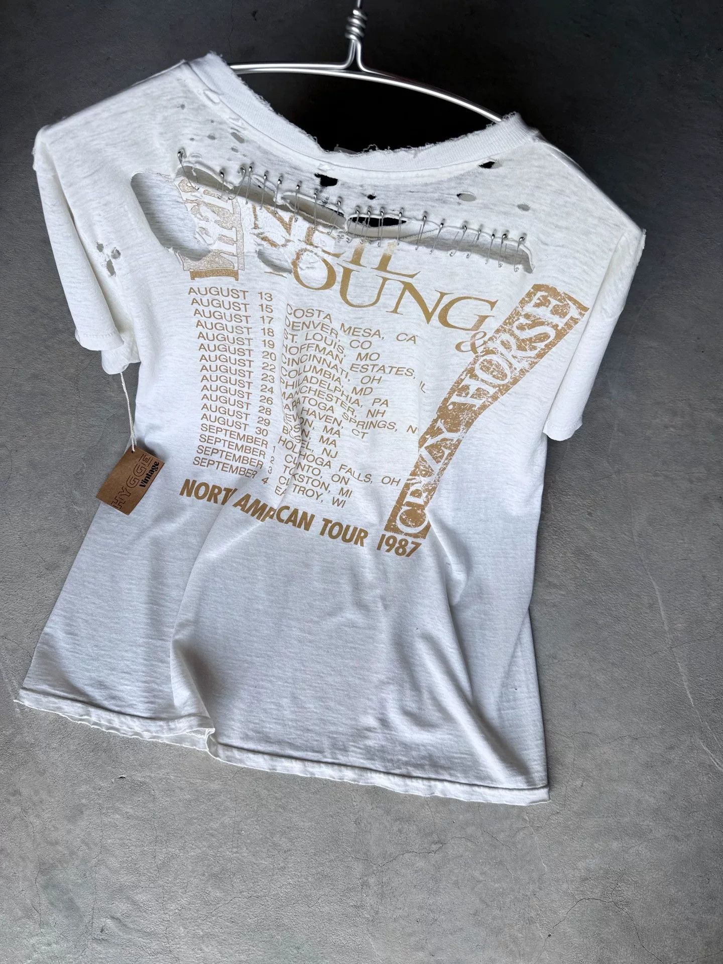 Vintage Vintage 80s Neil Young Tour Tee Size US L / EU 52-54 / 3 - 9 Thumbnail