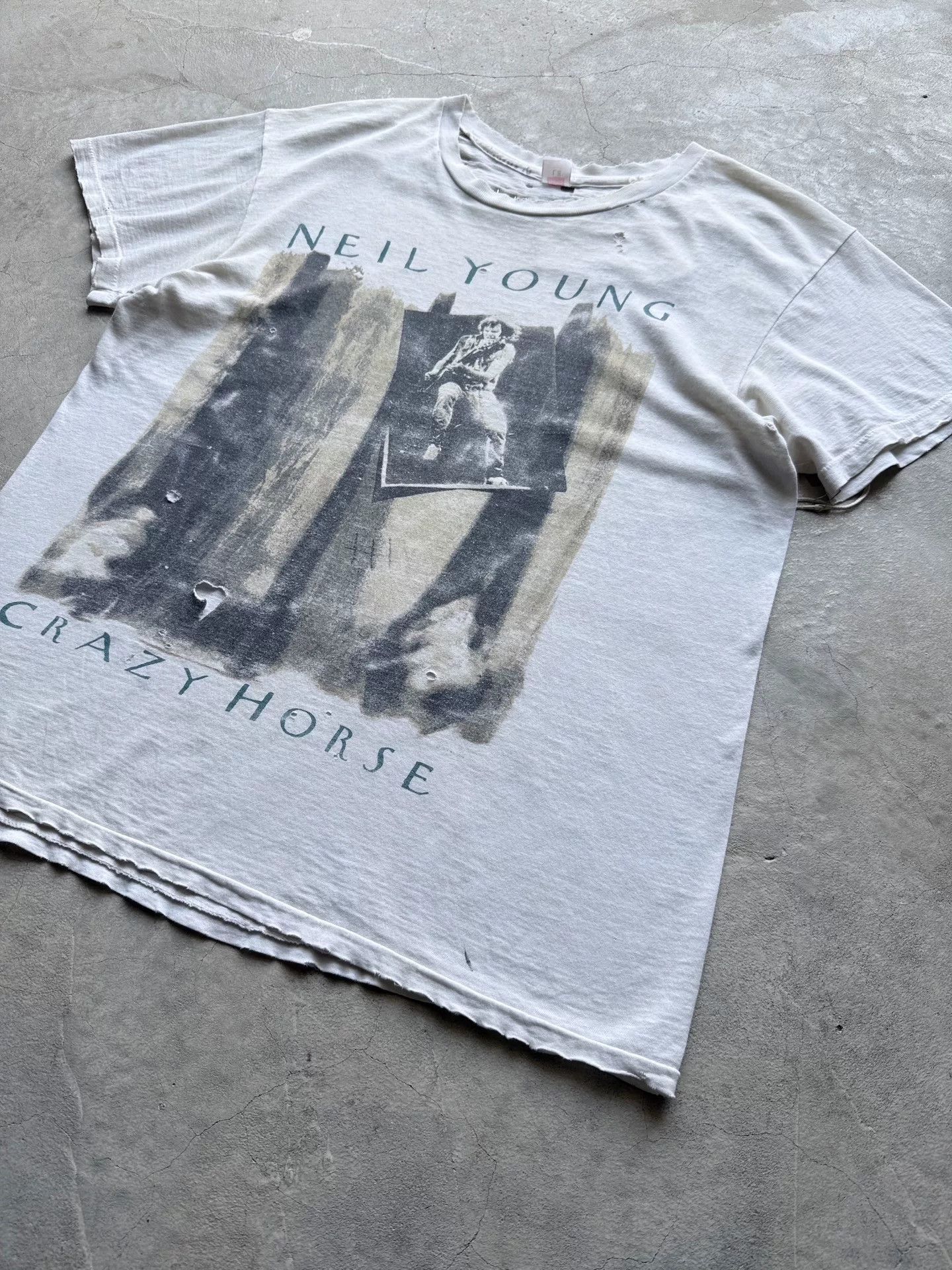 Vintage Vintage 80s Neil Young Tour Tee Size US L / EU 52-54 / 3 - 2 Thumbnail