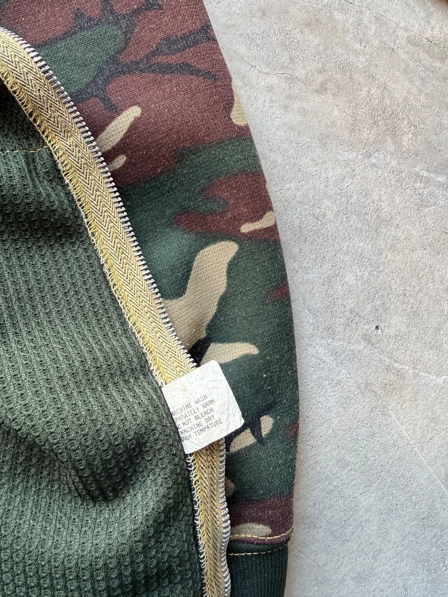 Vintage Vintage 80s Camouflage Zip Up Hoodie Size US L / EU 52-54 / 3 - 9 Thumbnail