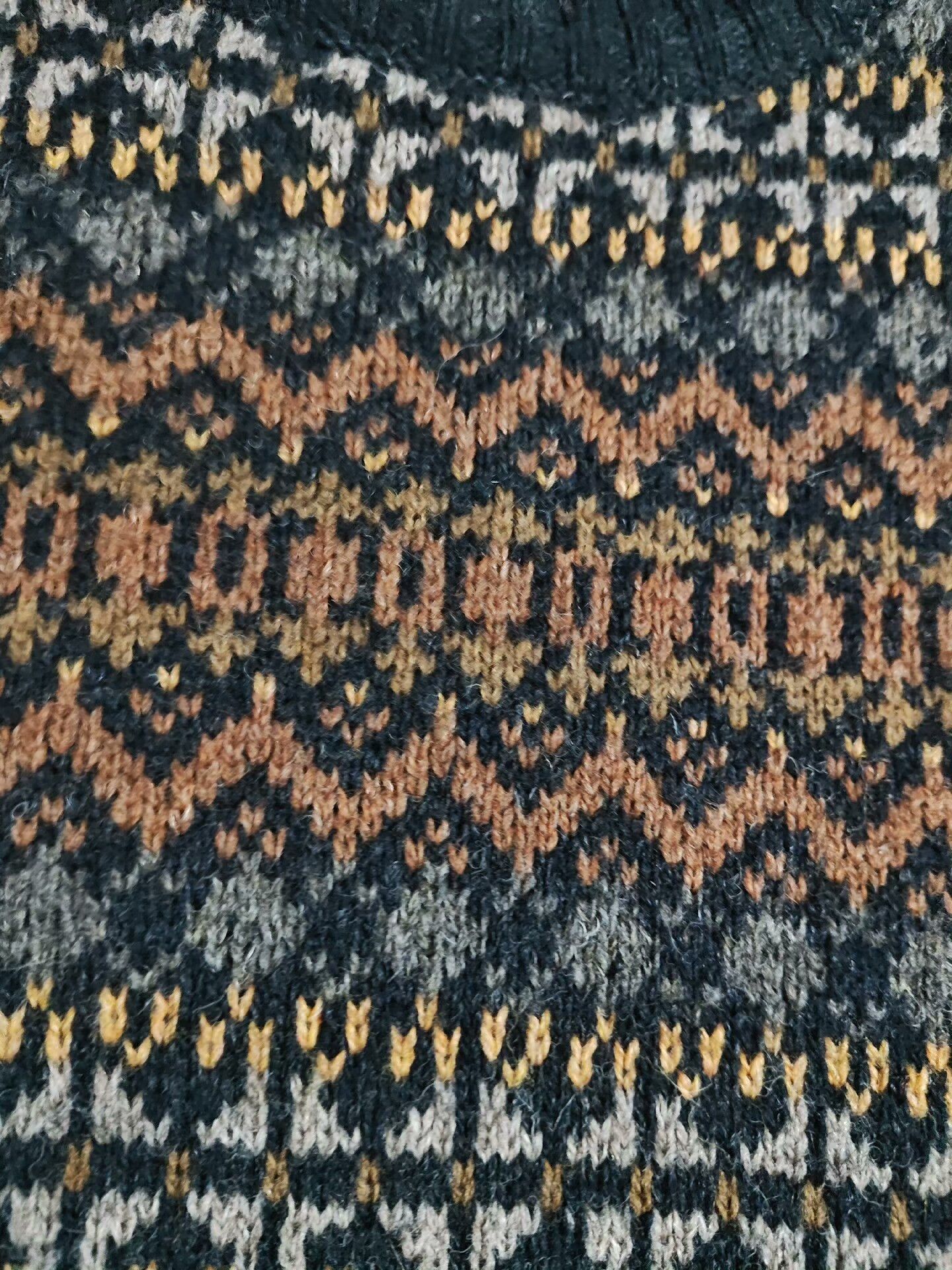 Vintage Fair Isle Wool Long-Sleeve Round Neck Sweater Size US S / EU 44-46 / 1 - 6 Thumbnail