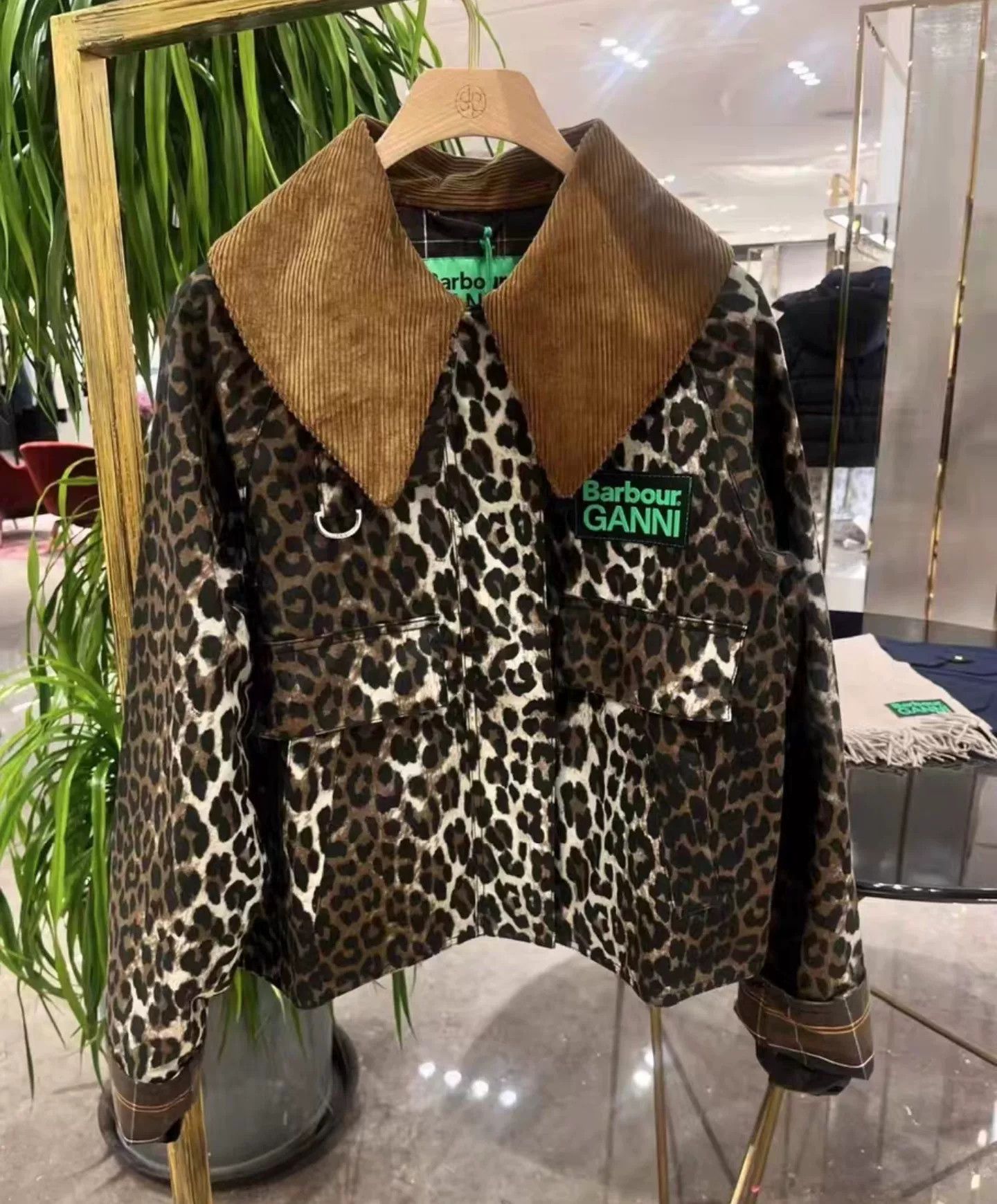 Barbour Barbour x GANNI Limited Edition Waxed Leopard Jacket Size M / US 6-8 / IT 42-44 - 2 Thumbnail