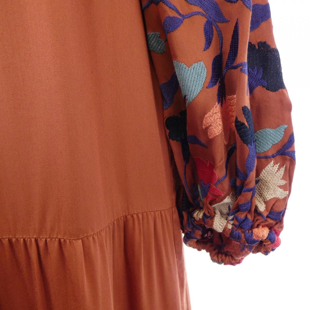 Other Other Grace Continental Dress Textile Dresses DUTY FREE for USA Size ONE SIZE - 5 Thumbnail