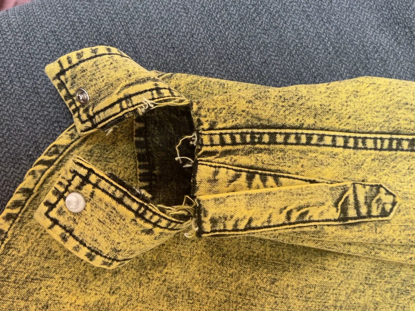 Balenciaga Balenciaga Yellow Distressed Denim Jacket Size US M / EU 48-50 / 2 - 4 Thumbnail