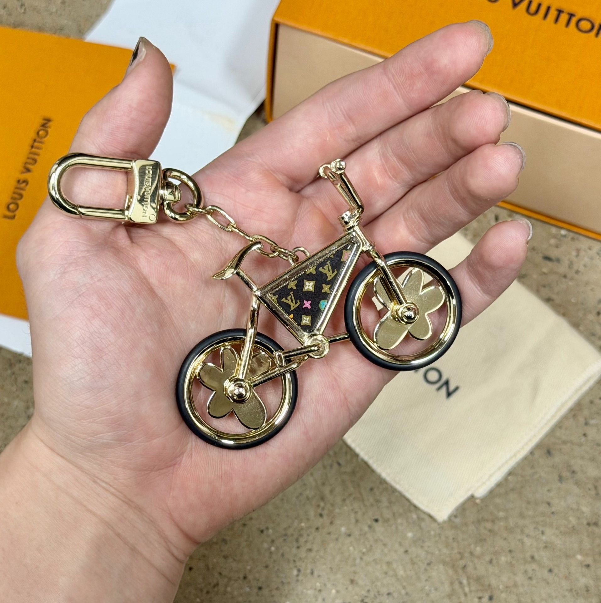 Pharrell LV x Tyler Limited Bicycle Keychain Size ONE SIZE - 3 Thumbnail