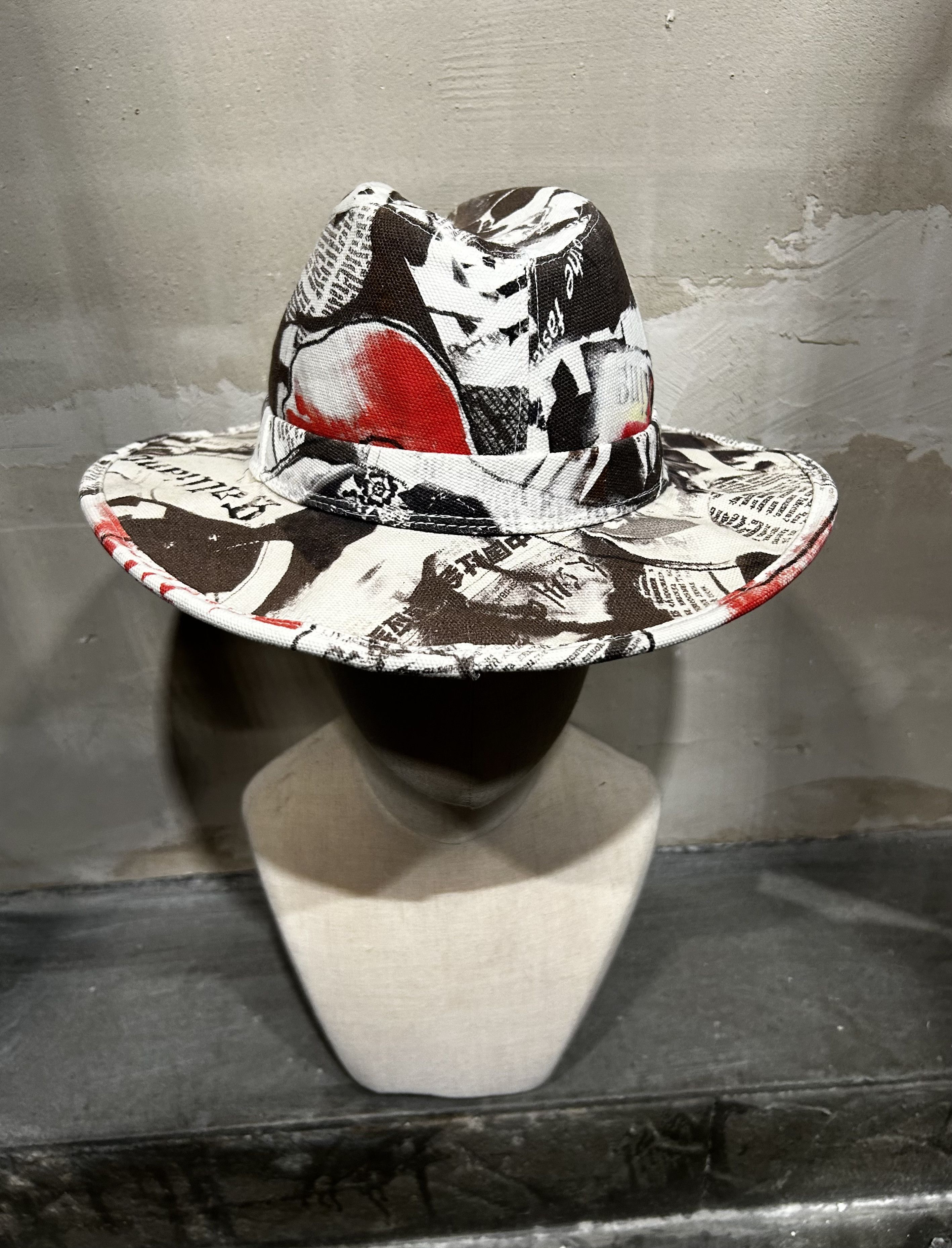 John Galliano John Galliano 00s Newspaper Print Hat Size ONE SIZE - 4 Thumbnail