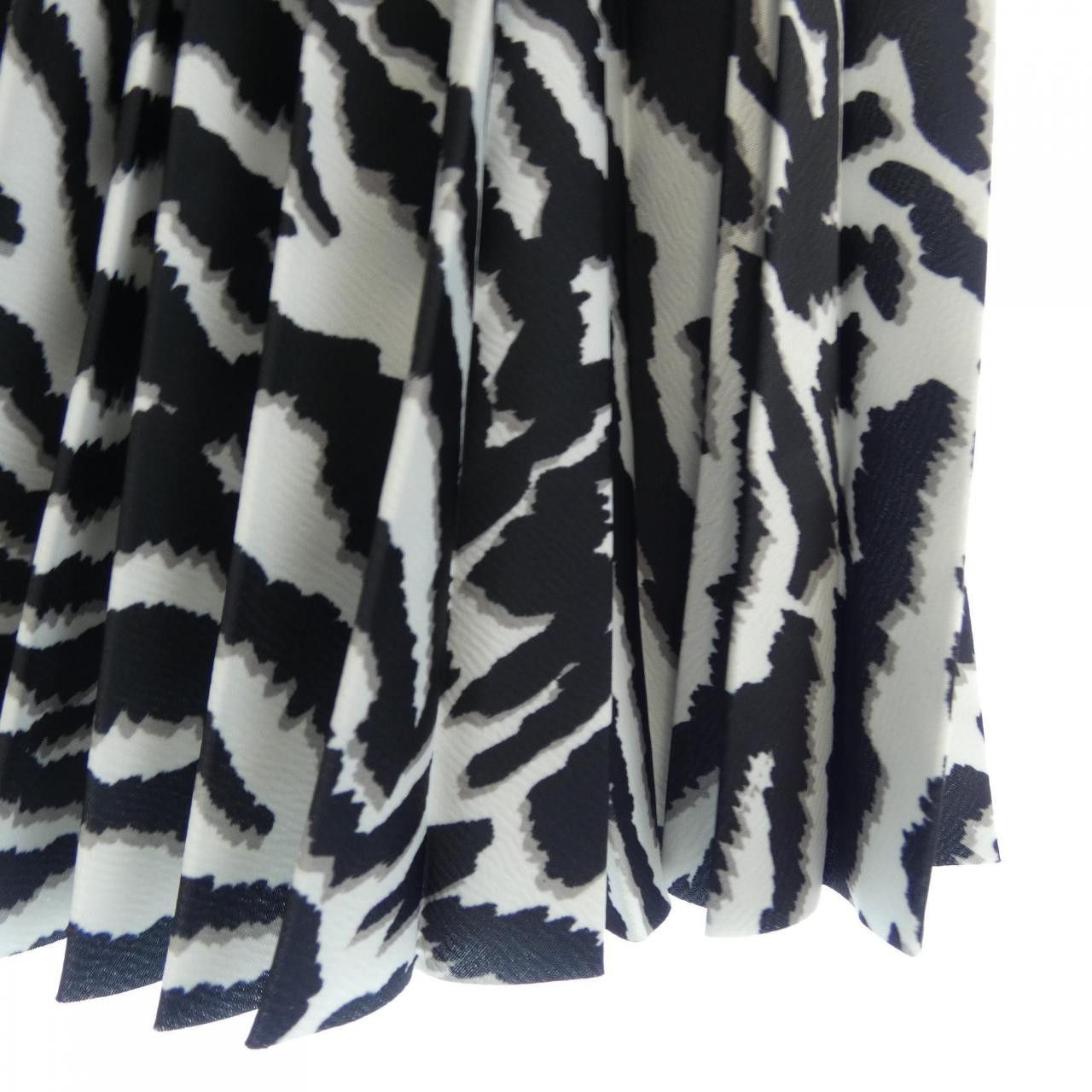 Other Other Karl Lagerfeld Skirt Textile Skirts DUTY FREE for USA Size ONE SIZE - 6 Thumbnail
