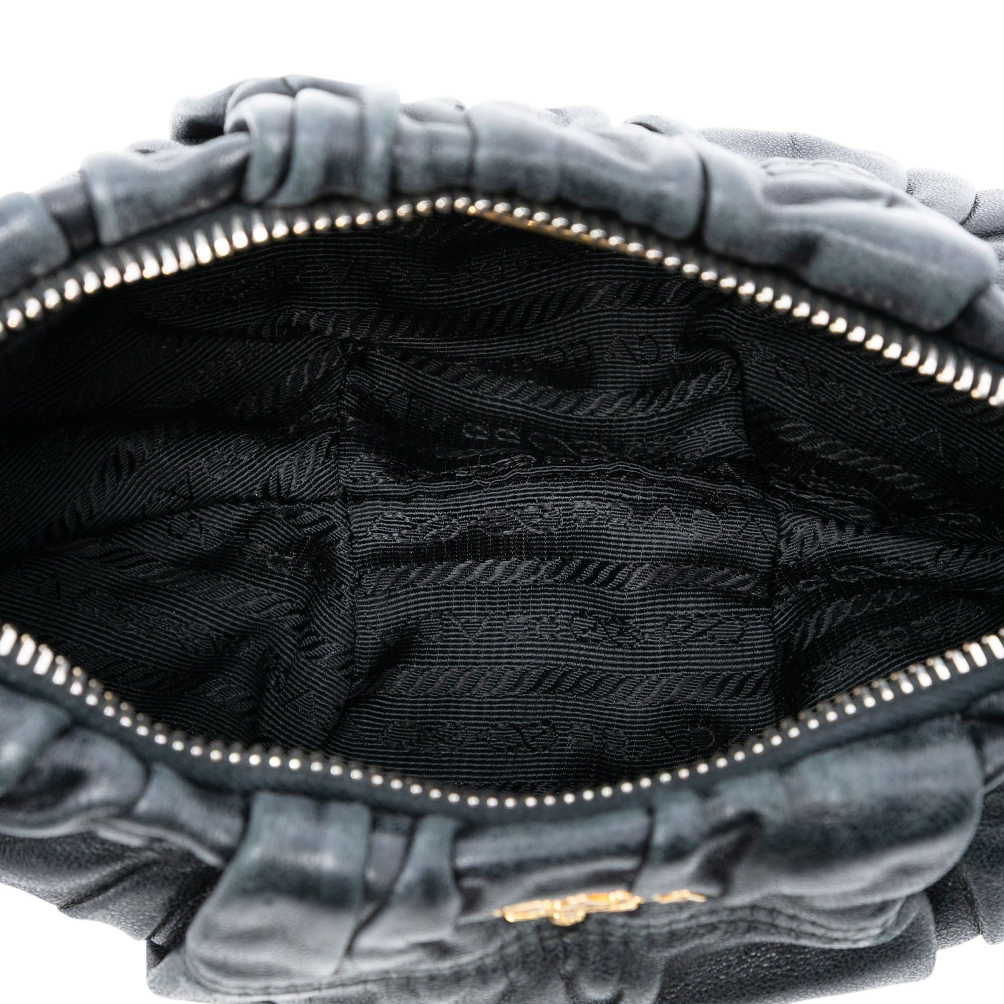Prada Nappa Gaufre Wristlet Clutch Size ONE SIZE - 4 Thumbnail