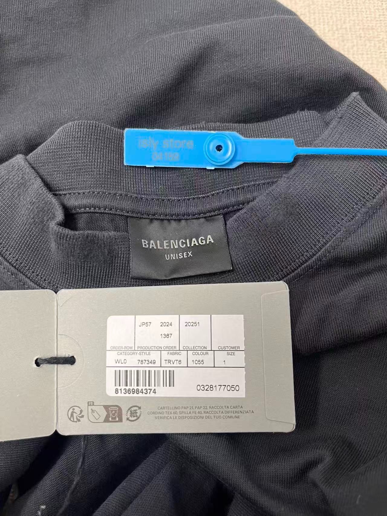 Balenciaga Balenciaga Short-Sleeve T-Shirt Size US S / EU 44-46 / 1 - 4 Thumbnail