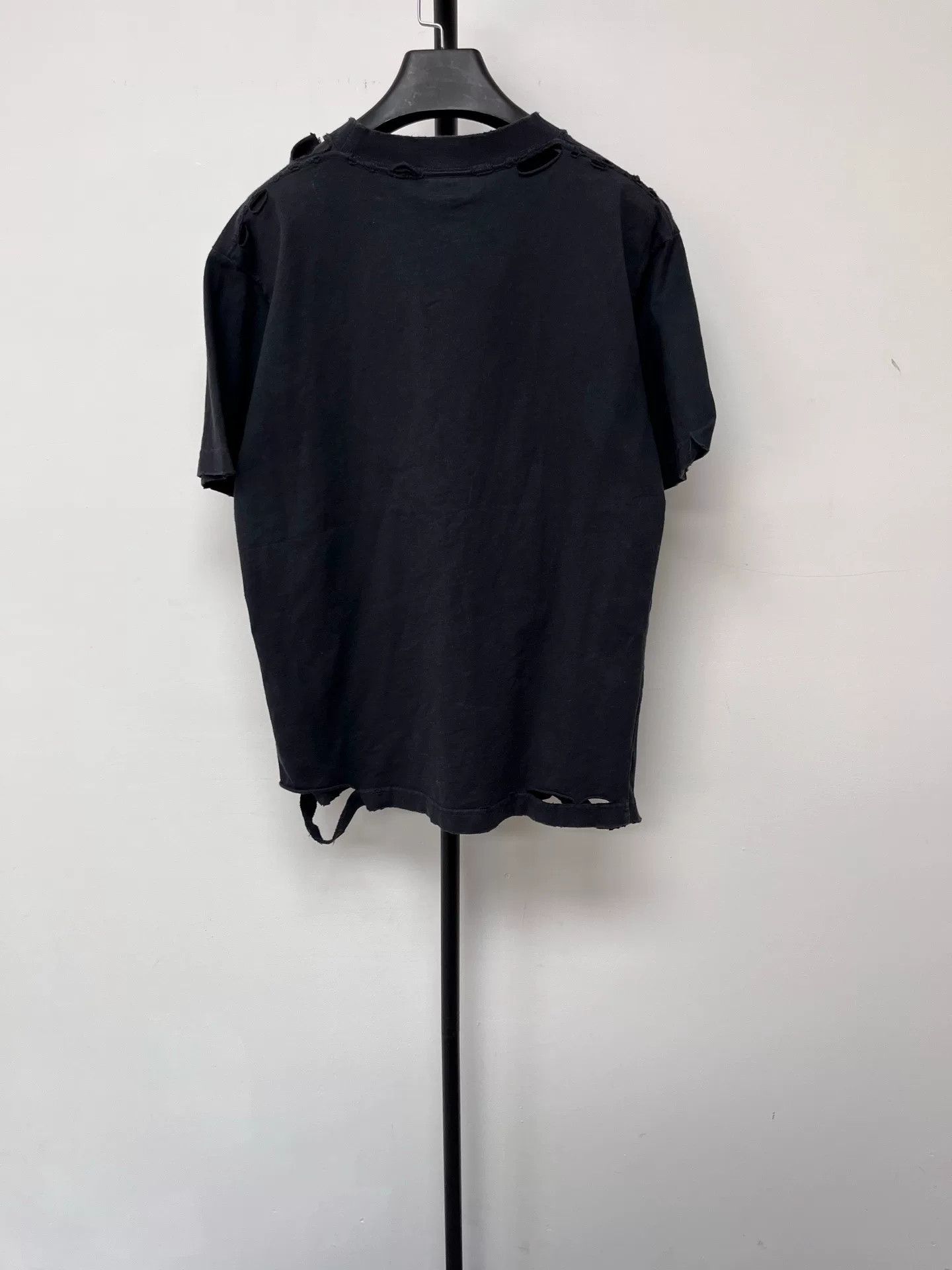 Balenciaga Balenciaga Printed Round Neck Distressed T-Shirt Size US M / EU 48-50 / 2 - 2 Thumbnail