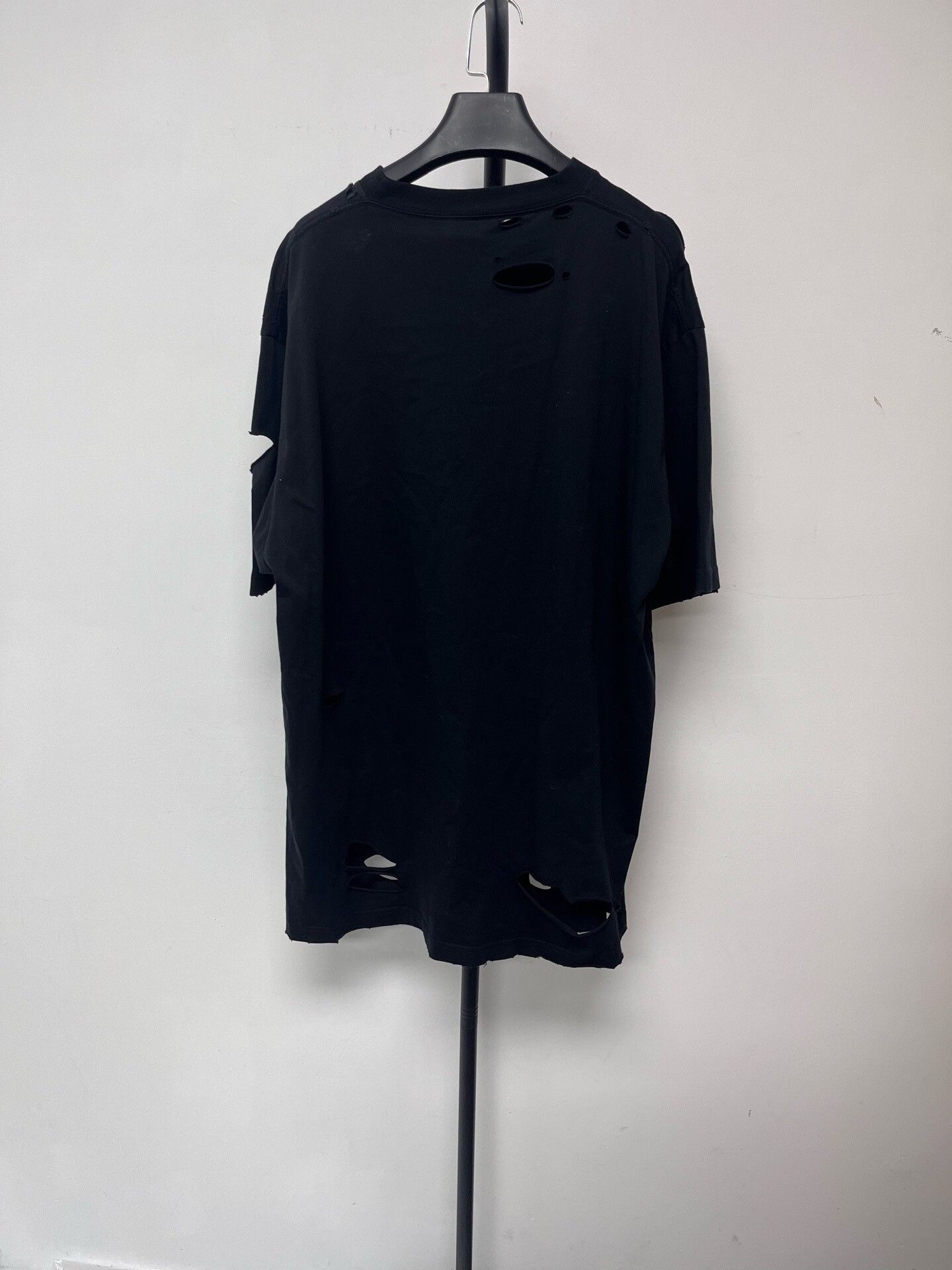 Balenciaga Balenciaga Logo Print Distressed Crew Neck T-shirt Size US XS / EU 42 / 0 - 2 Thumbnail