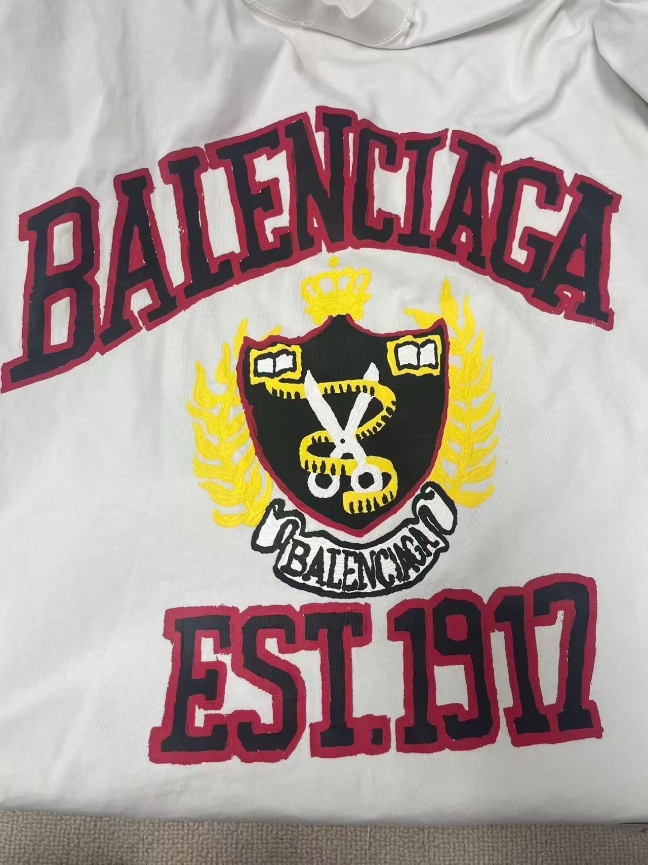 Balenciaga Balenciaga Logo Print Crewneck Short-Sleeve T-Shirt Size US M / EU 48-50 / 2 - 3 Thumbnail