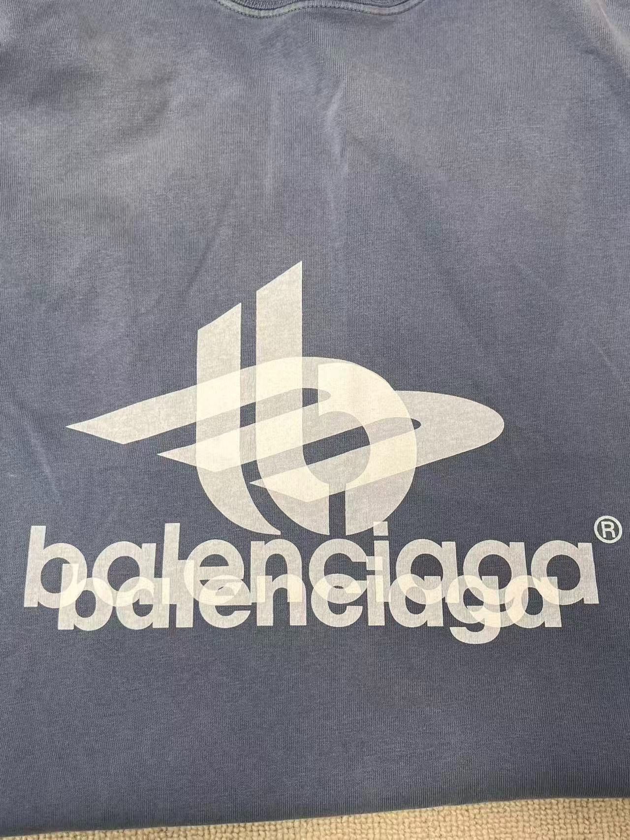 Balenciaga Balenciaga Logo Print Crewneck Short Sleeve T-Shirt Size US S / EU 44-46 / 1 - 3 Thumbnail