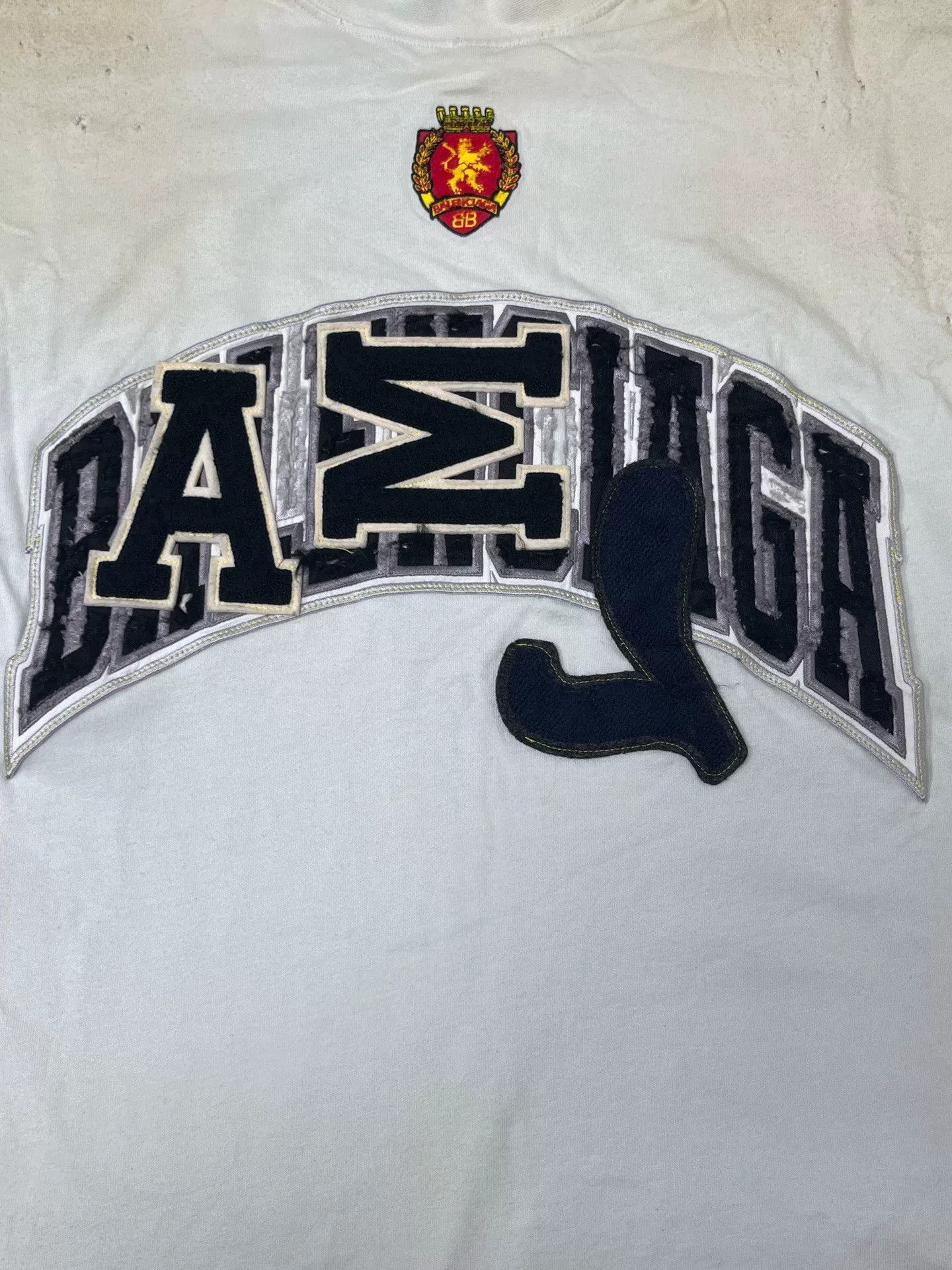 Balenciaga Balenciaga Letter Embroidery Badge T-shirt Size US L / EU 52-54 / 3 - 3 Thumbnail