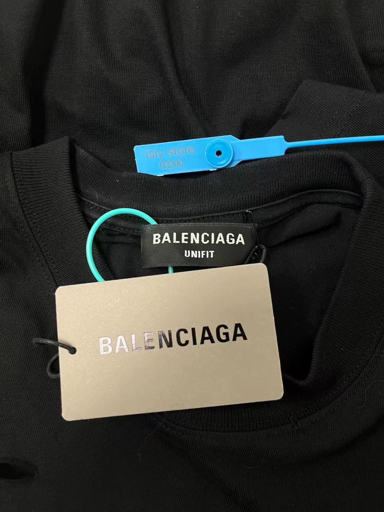 Balenciaga Balenciaga Caps Letter Print Hole Crewneck T-shirt Size US XS / EU 42 / 0 - 5 Thumbnail
