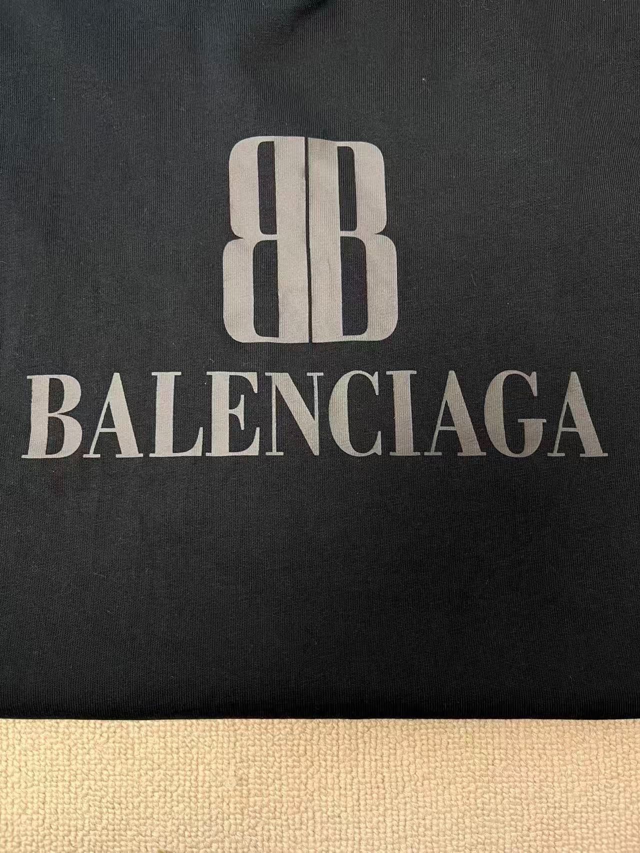 Balenciaga Balenciaga Logo Oversized Drop Shoulder T-Shirt Women's Size XS / US 0-2 / IT 36-38 - 3 Thumbnail