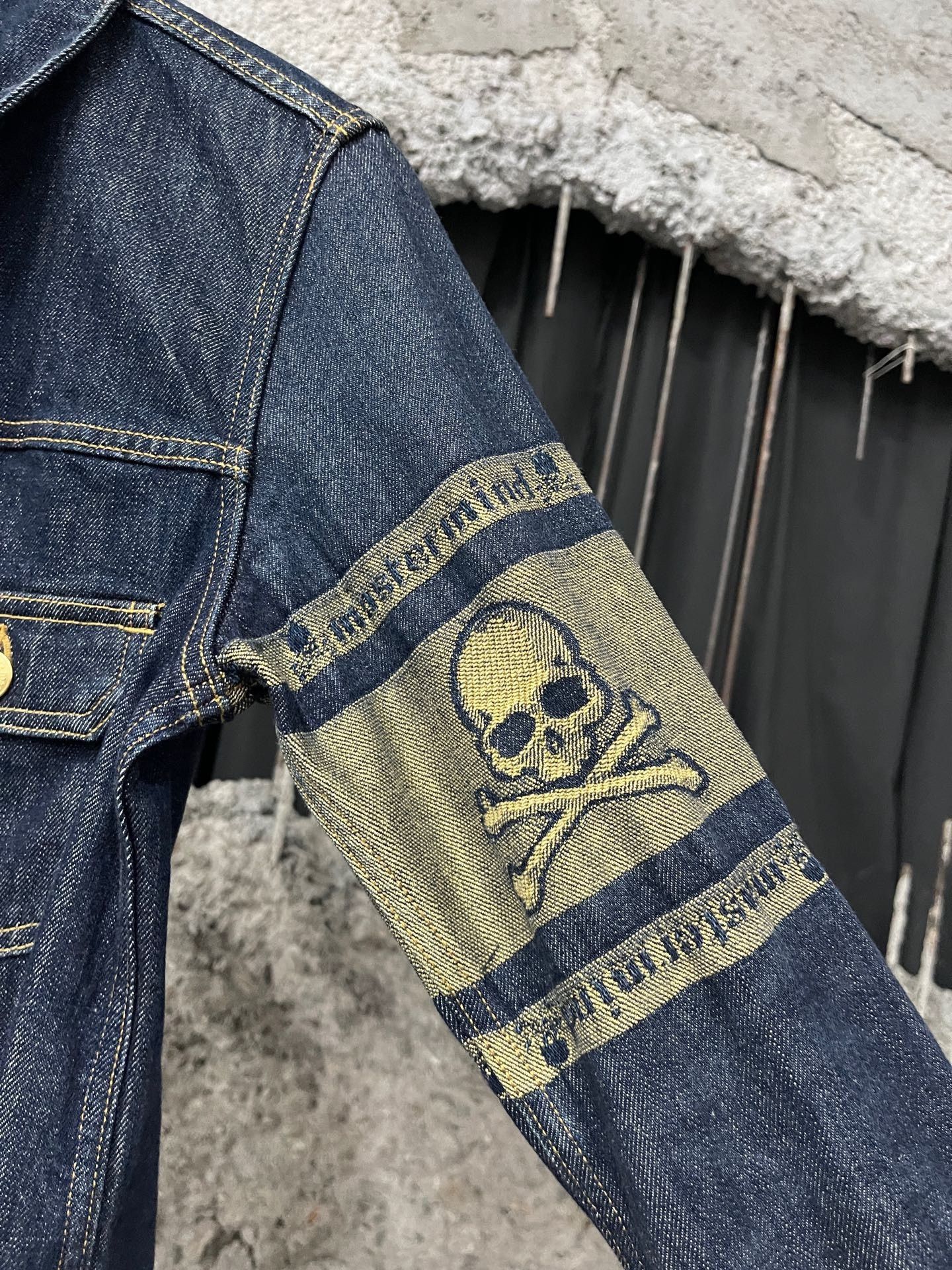 Mastermind Japan Mastermind Japan MMJ Gold Thread Denim Jacket Size US XS / EU 42 / 0 - 5 Thumbnail