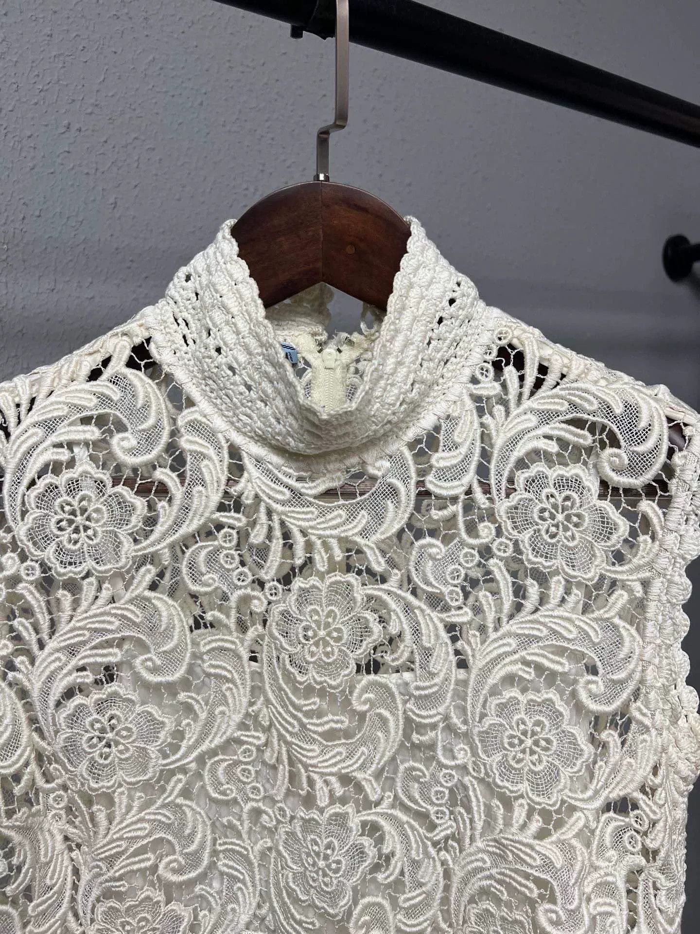 Prada Prada Couture Lace Sleeveless Dress Size S / US 4 / IT 40 - 3 Thumbnail
