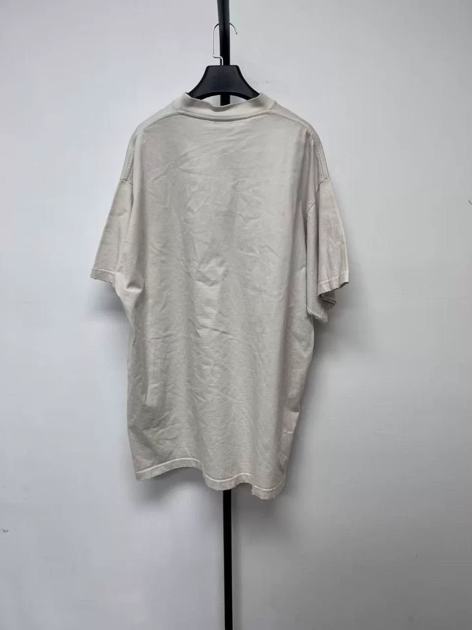 Balenciaga Balenciaga Be Different Letter Apple Logo T-Shirt Size US M / EU 48-50 / 2 - 2 Thumbnail