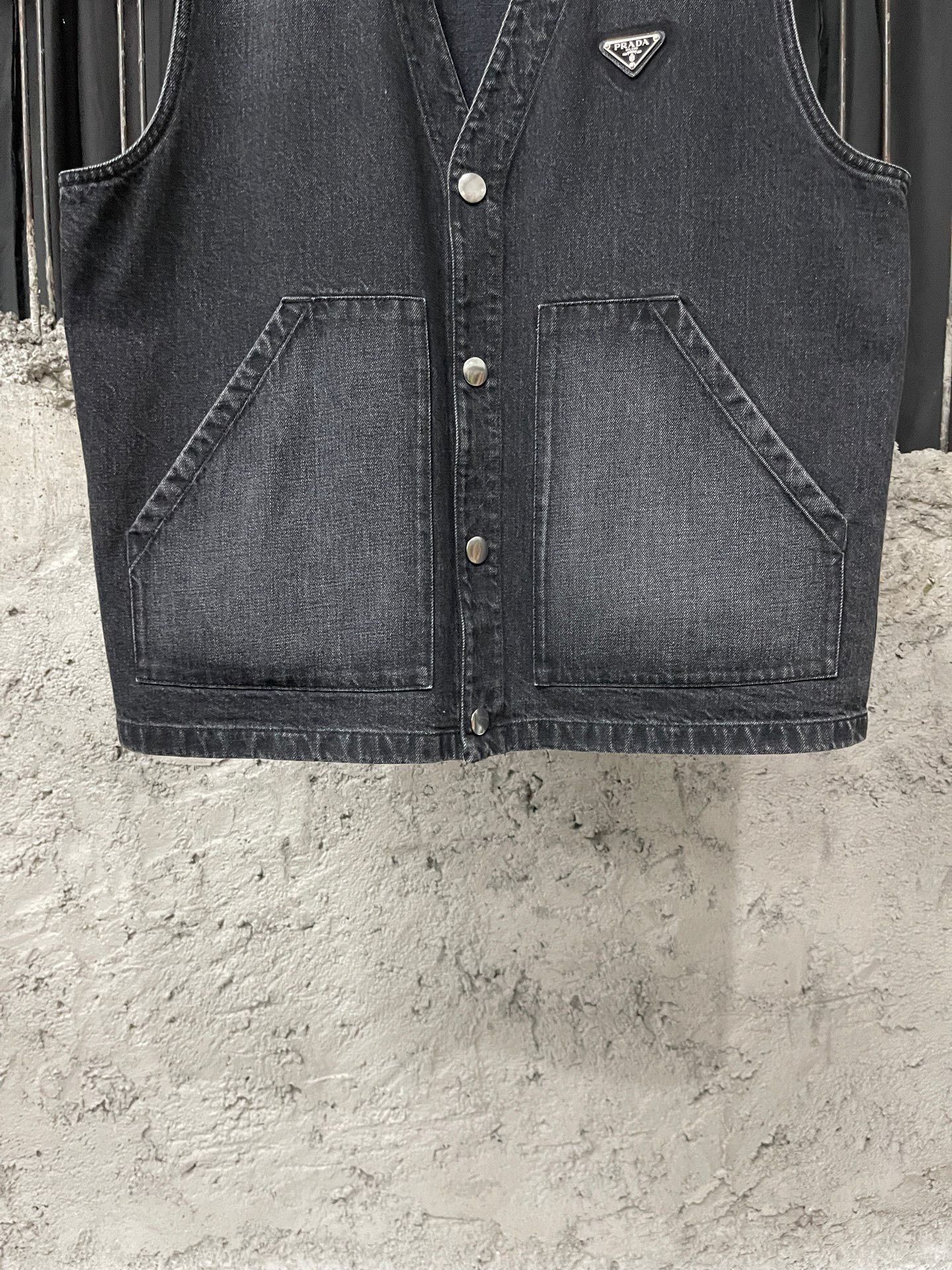 Prada Prada Triangle Logo Denim Vest Size US L / EU 52-54 / 3 - 4 Thumbnail