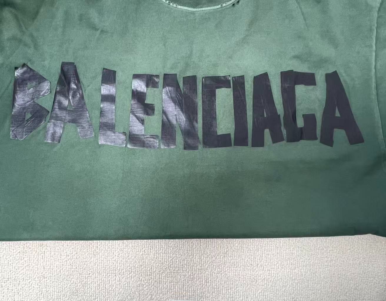 Balenciaga Balenciaga Logo Print Crewneck T-Shirt Size US S / EU 44-46 / 1 - 3 Thumbnail