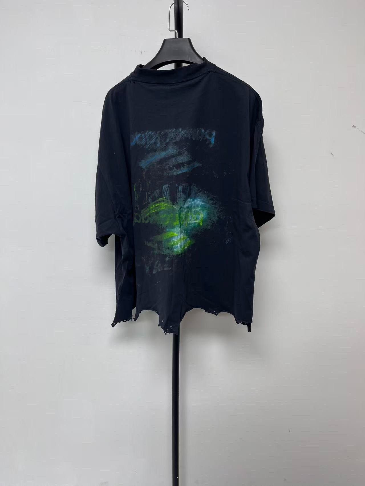 Balenciaga Balenciaga Faded Crew Neck Printed T-Shirt Women Size M / US 6-8 / IT 42-44 - 2 Thumbnail
