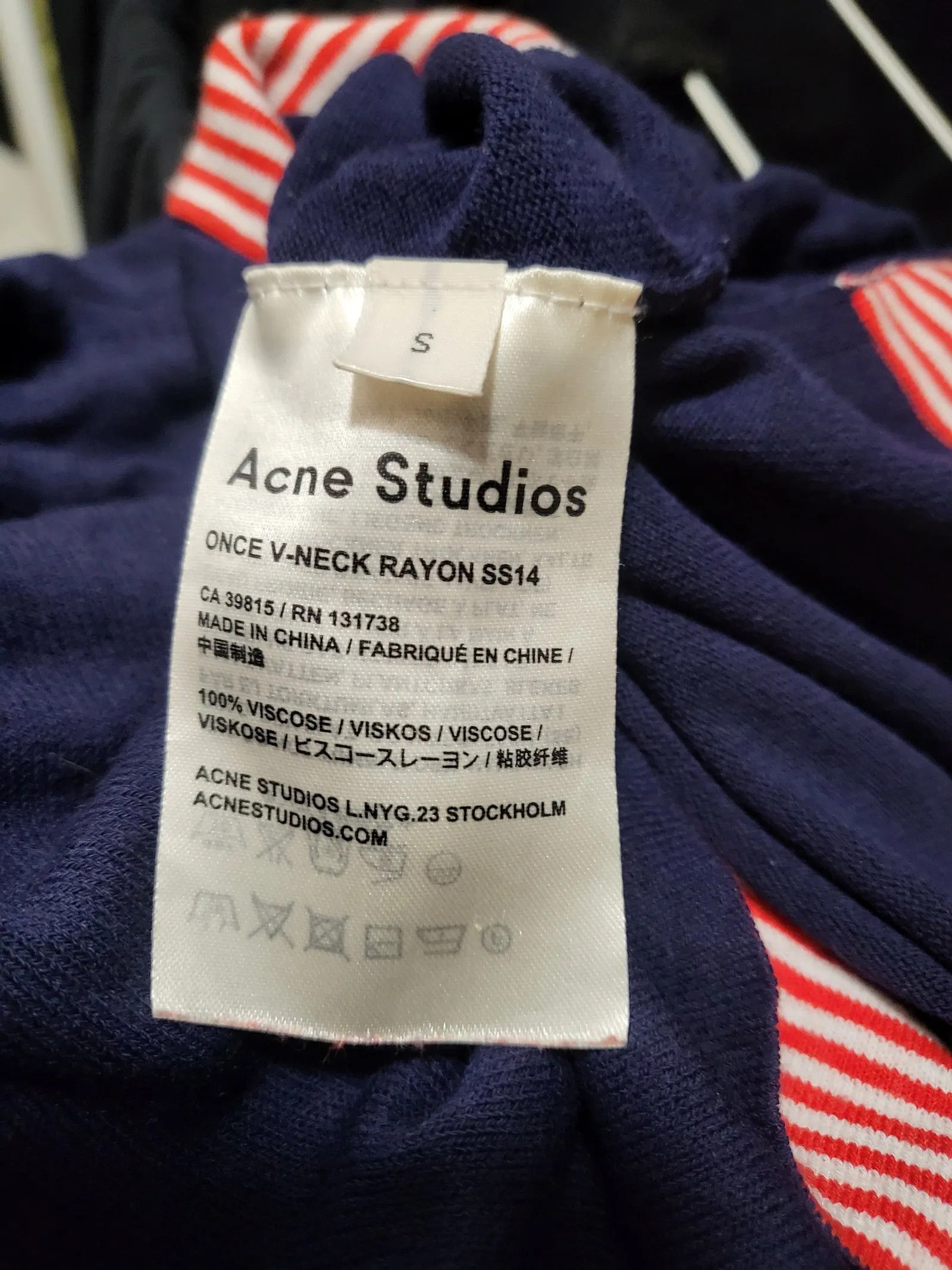 Acne Studios Acne Studios Once v-neck rayon Sweater Size S / US 4 / IT 40 - 3 Thumbnail