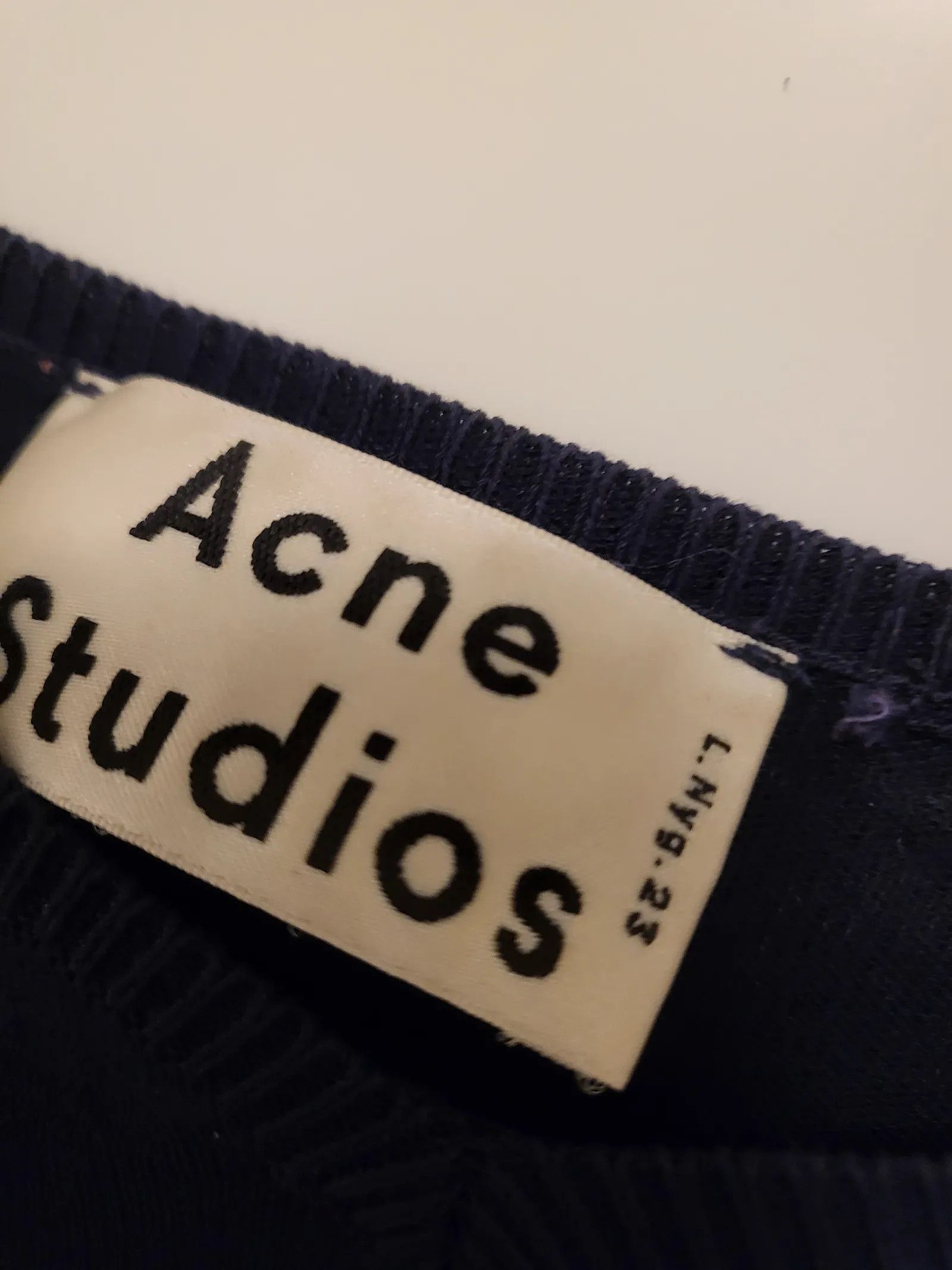 Acne Studios Acne Studios Once v-neck rayon Sweater Size S / US 4 / IT 40 - 2 Thumbnail