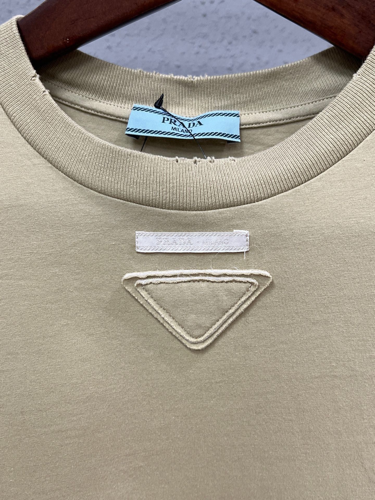 Prada Prada Patch Triangle Logo Short Sleeve Size XS / US 0-2 / IT 36-38 - 3 Thumbnail