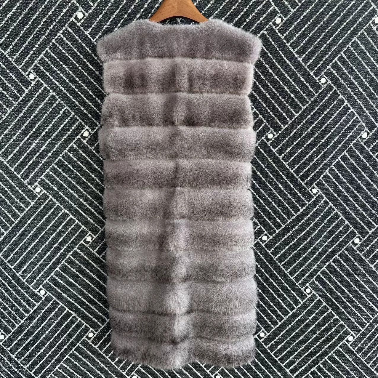 Fendi Fendi Fur Vest Size 40 Size S / US 4 / IT 40 - 2 Thumbnail