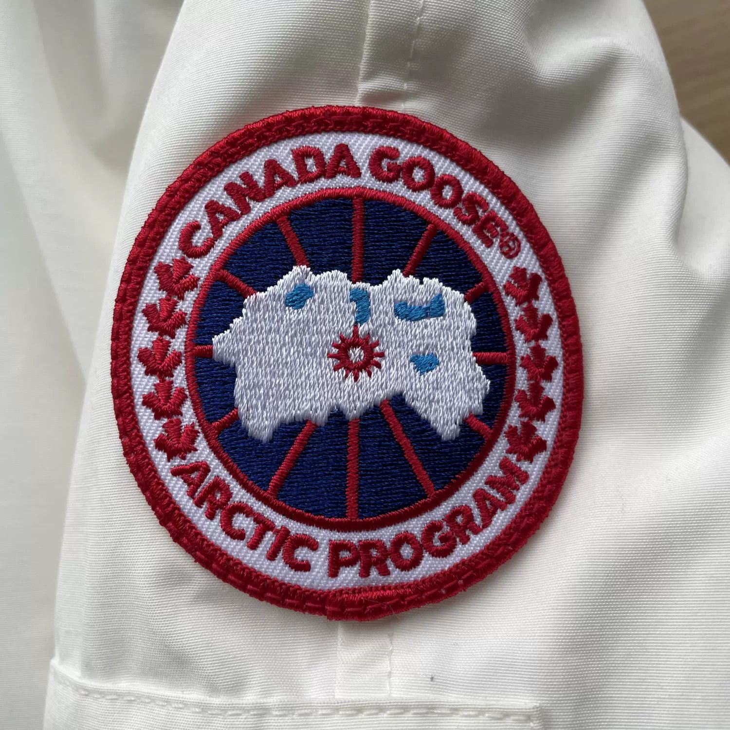 Canada Goose Canada Goose Red Label Hooded Down Jacket Size M / US 6-8 / IT 42-44 - 3 Thumbnail