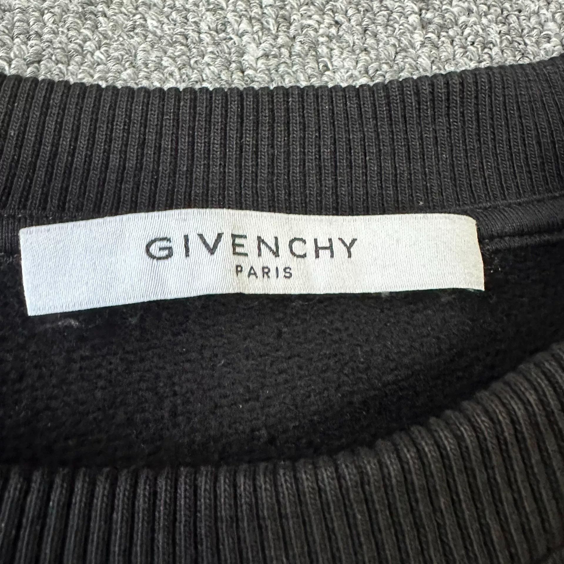 Givenchy Givenchy Shark Head Top Size US L / EU 52-54 / 3 - 4 Thumbnail