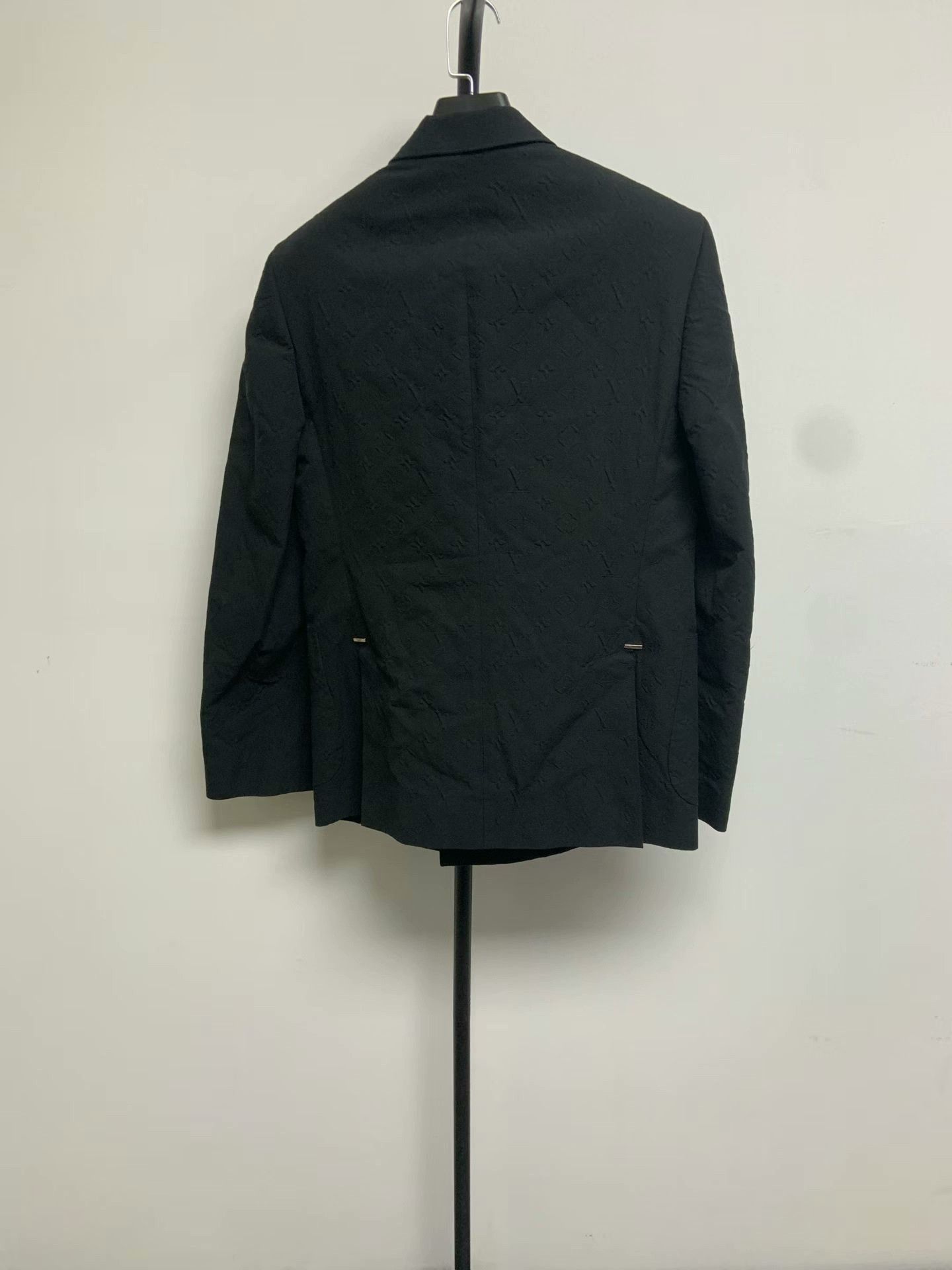 Louis Vuitton Louis Vuitton Monogram Embossed Logo Blazer Size US S / EU 44-46 / 1 - 2 Thumbnail