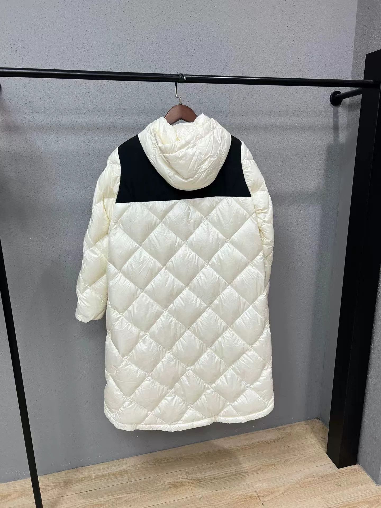 Moncler Moncler Long Down Jacket Size XL / US 12-14 / IT 48-50 - 2 Thumbnail