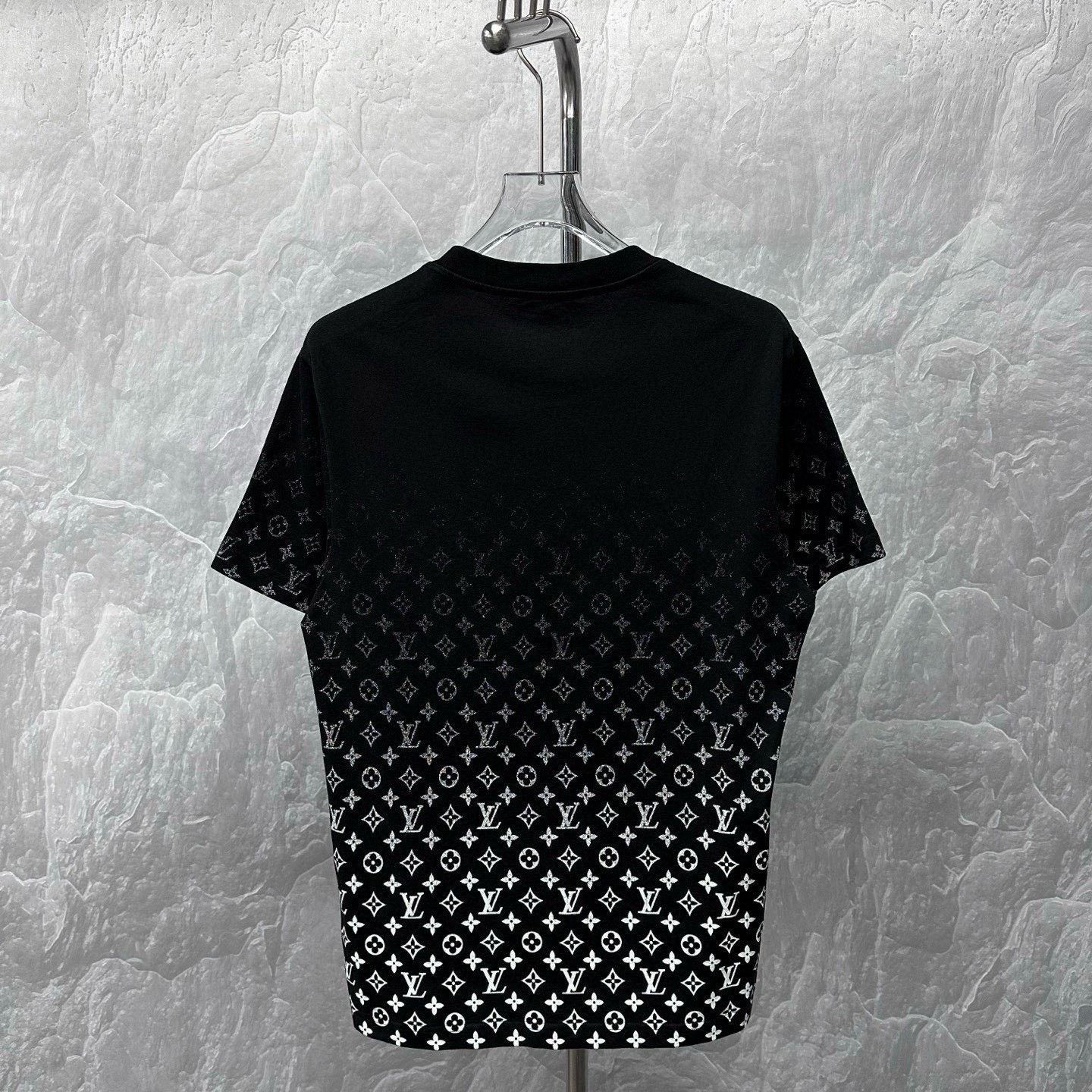 Louis Vuitton Louis Vuitton Gradient Monogram Short Sleeve XXL Size US XXL / EU 58 / 5 - 4 Thumbnail