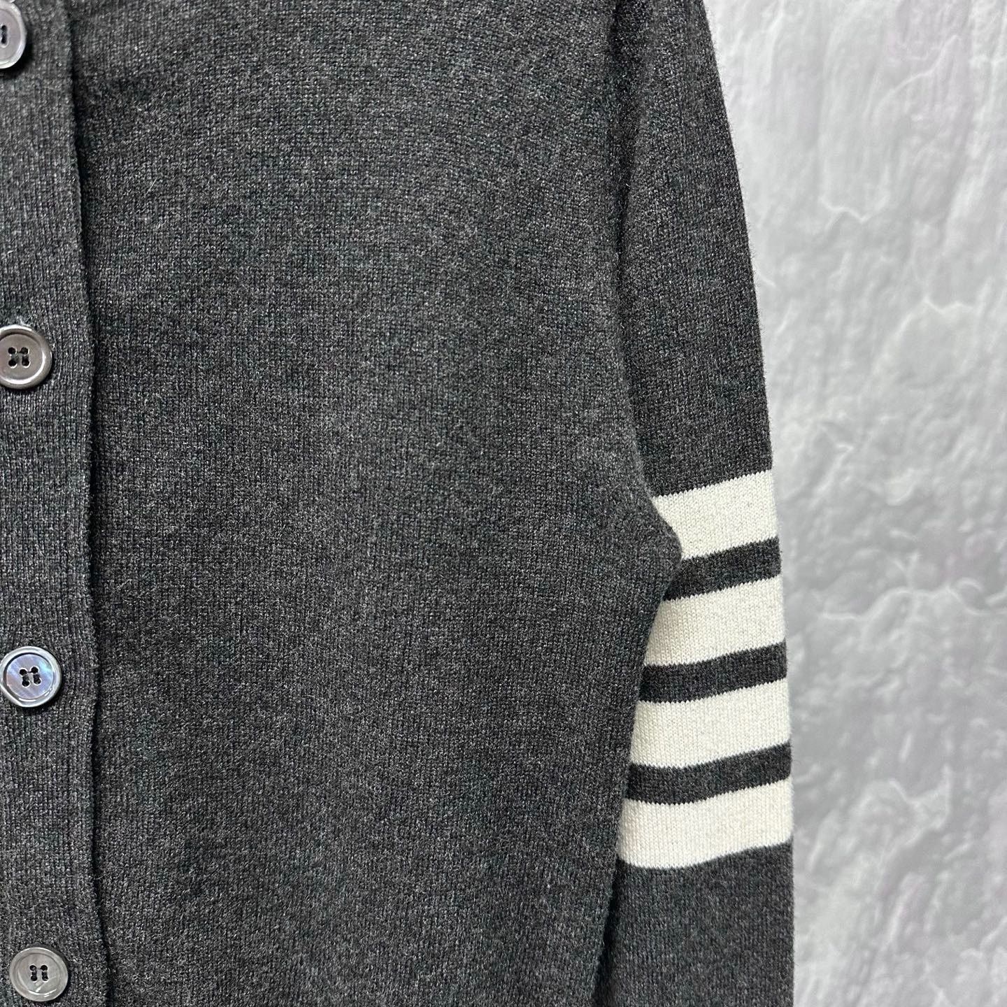 Thom Browne Thom Browne Striped Cashmere Cardigan 42 Size US XS / EU 42 / 0 - 3 Thumbnail
