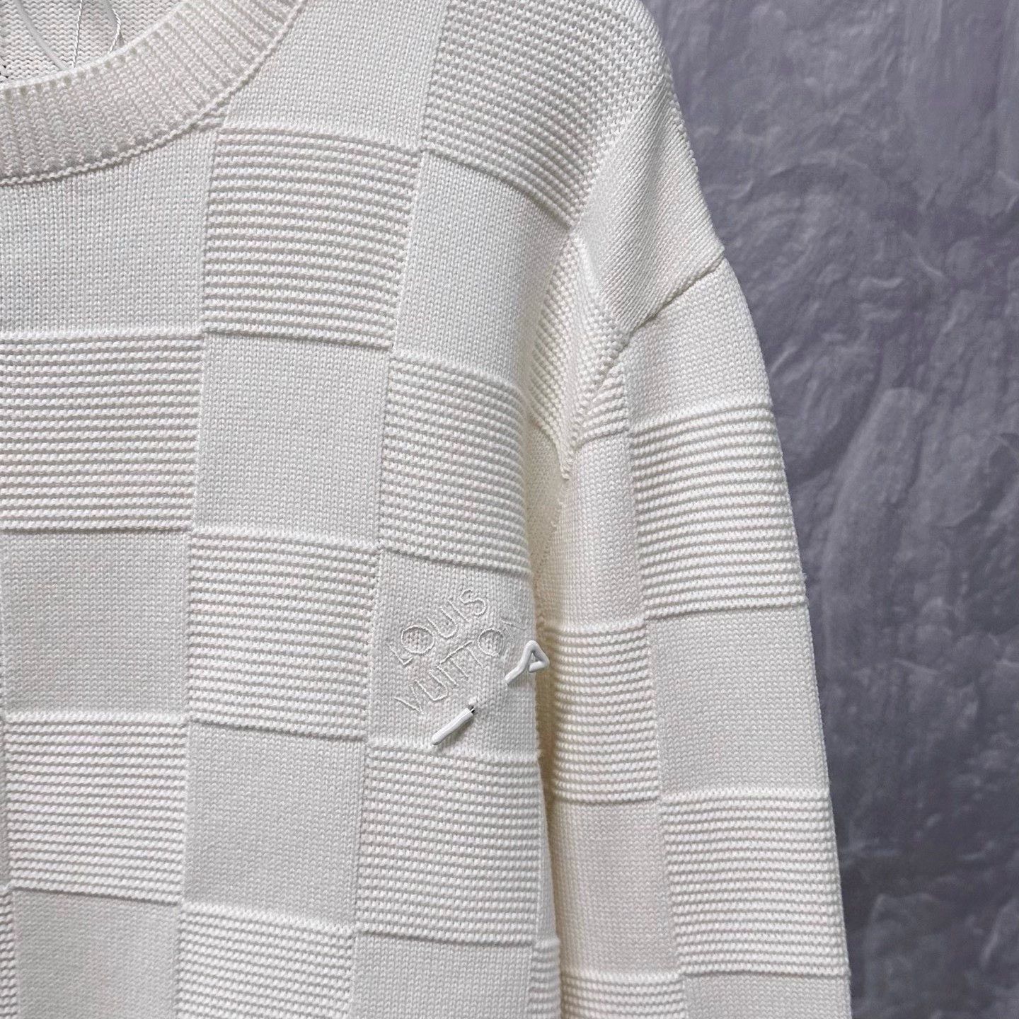 Louis Vuitton Louis Vuitton Checkerboard Pin Sweater XXL Size US XXL / EU 58 / 5 - 3 Thumbnail