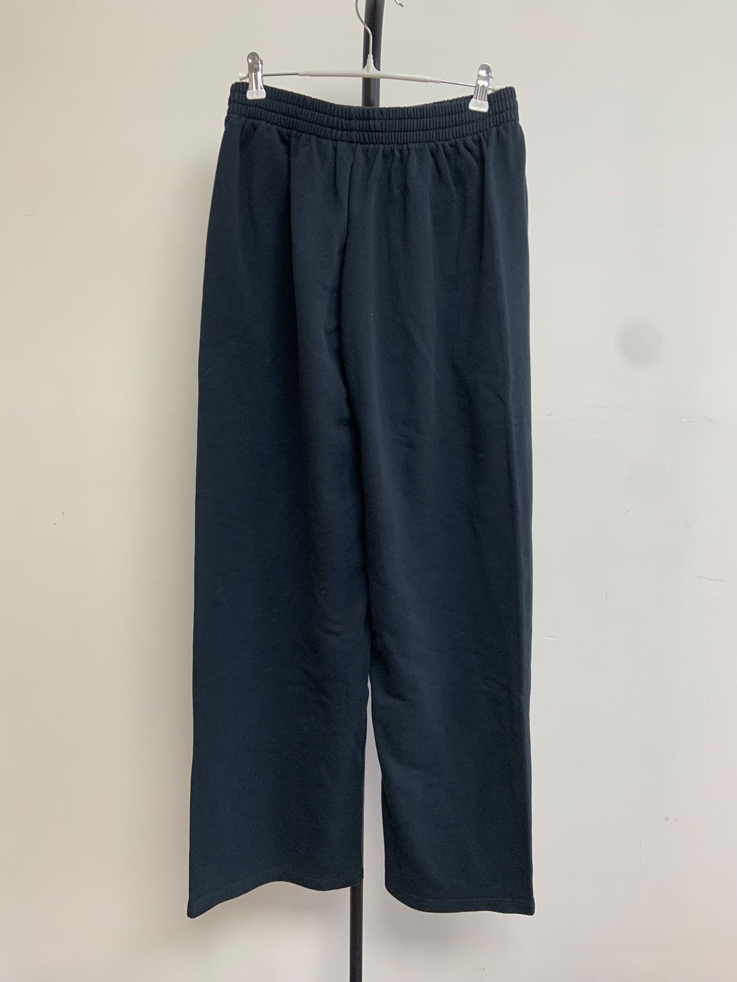 Balenciaga Balenciaga Solid Print Men's Sweatpants Size US 26 / EU 42 - 2 Thumbnail