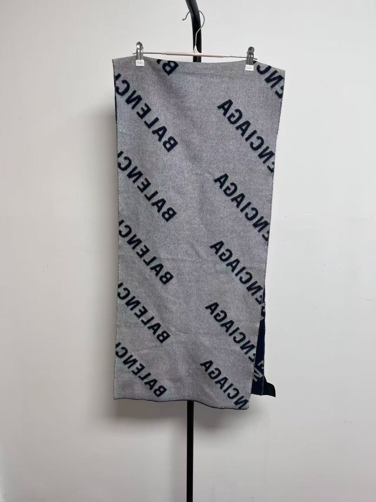 Balenciaga Balenciaga Allover Logo Scarf Size ONE SIZE - 3 Thumbnail