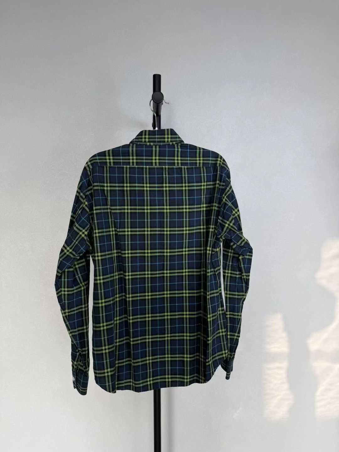 Burberry Burberry Black Green Plaid Shirt Size US M / EU 48-50 / 2 - 2 Thumbnail