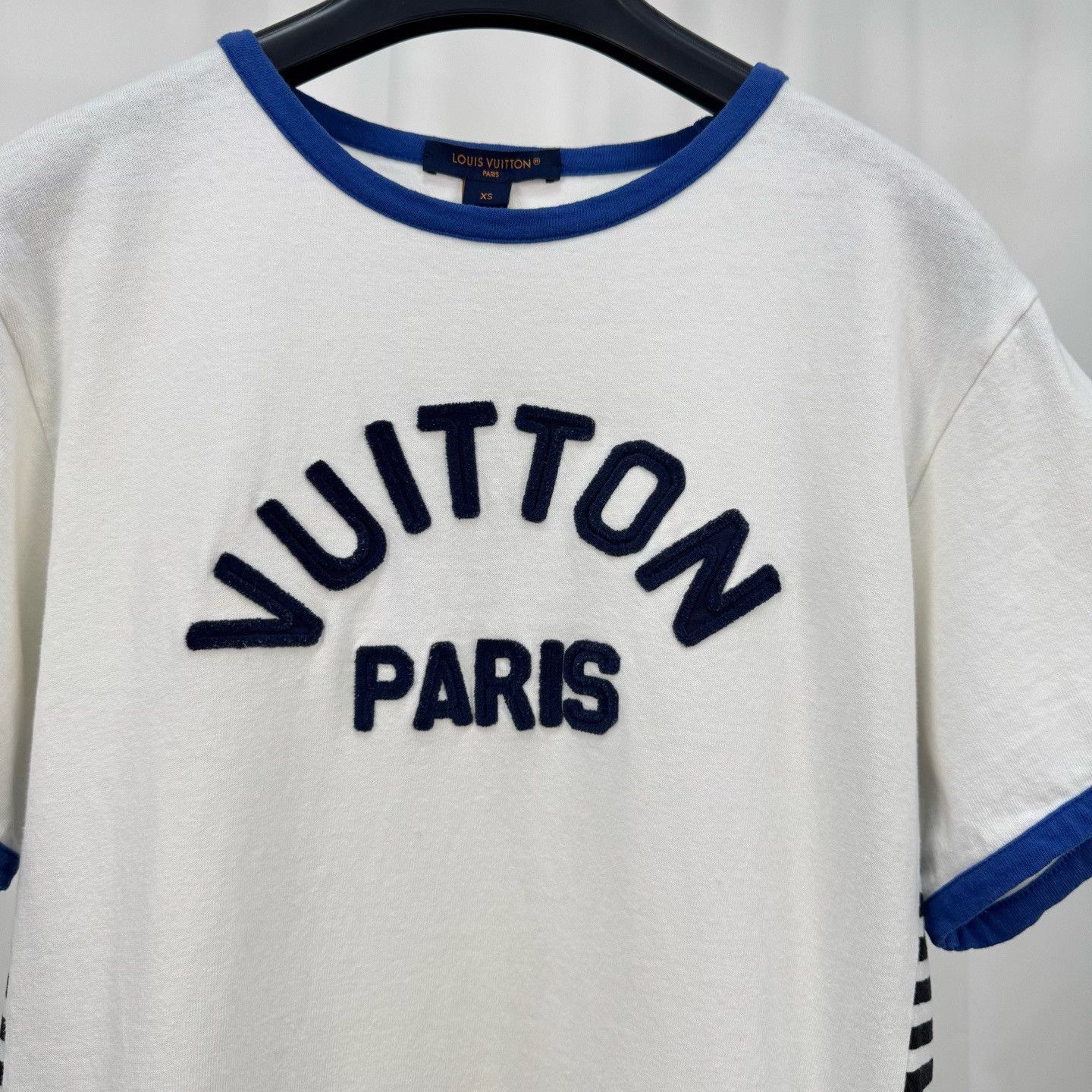 Louis Vuitton Louis Vuitton Flocked Letter Short Sleeve Size XS / US 0-2 / IT 36-38 - 3 Thumbnail
