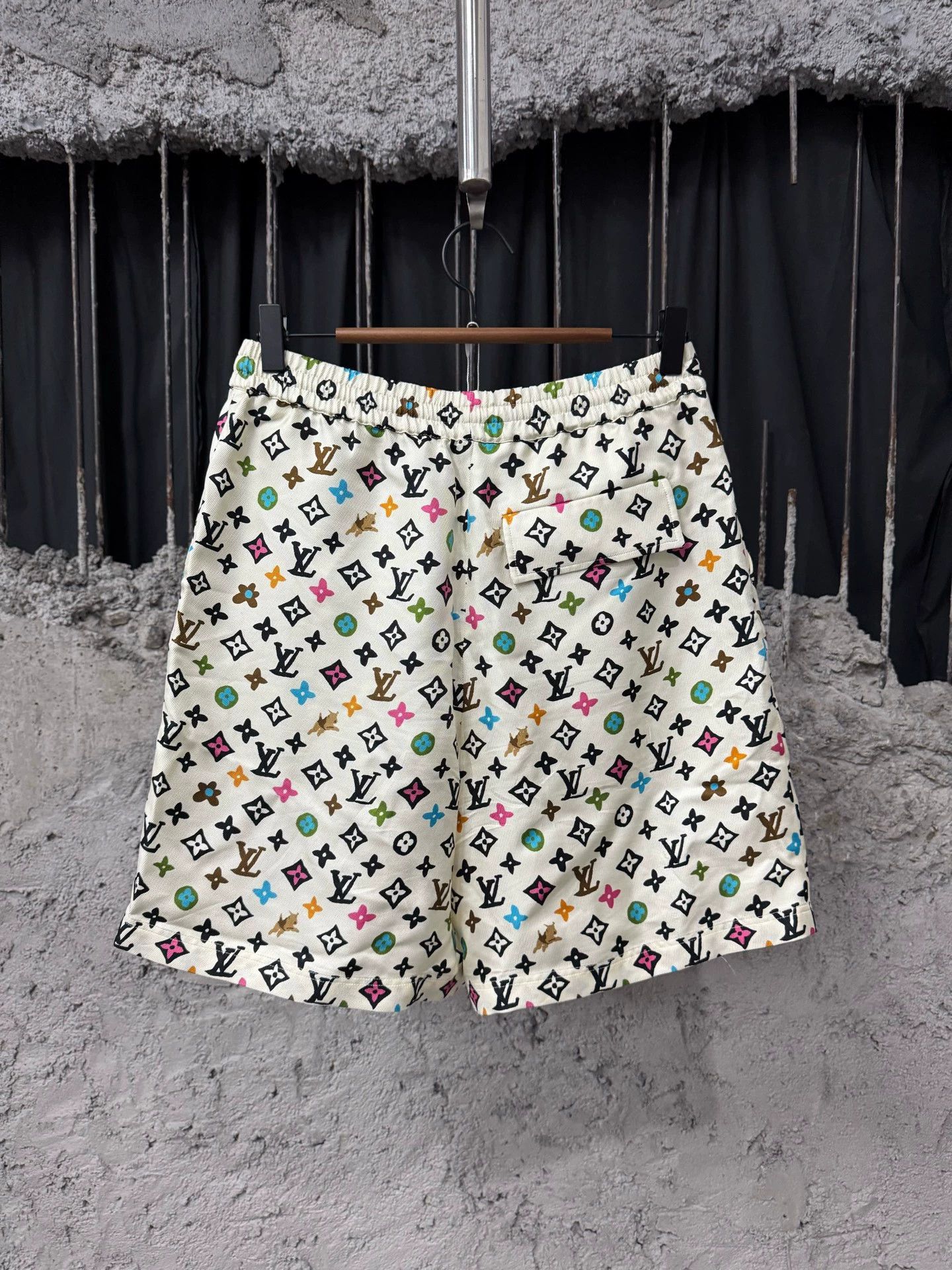Louis Vuitton Multi-Patterned Casual Shorts Size 28 Size US 28 / EU 44 - 2 Thumbnail