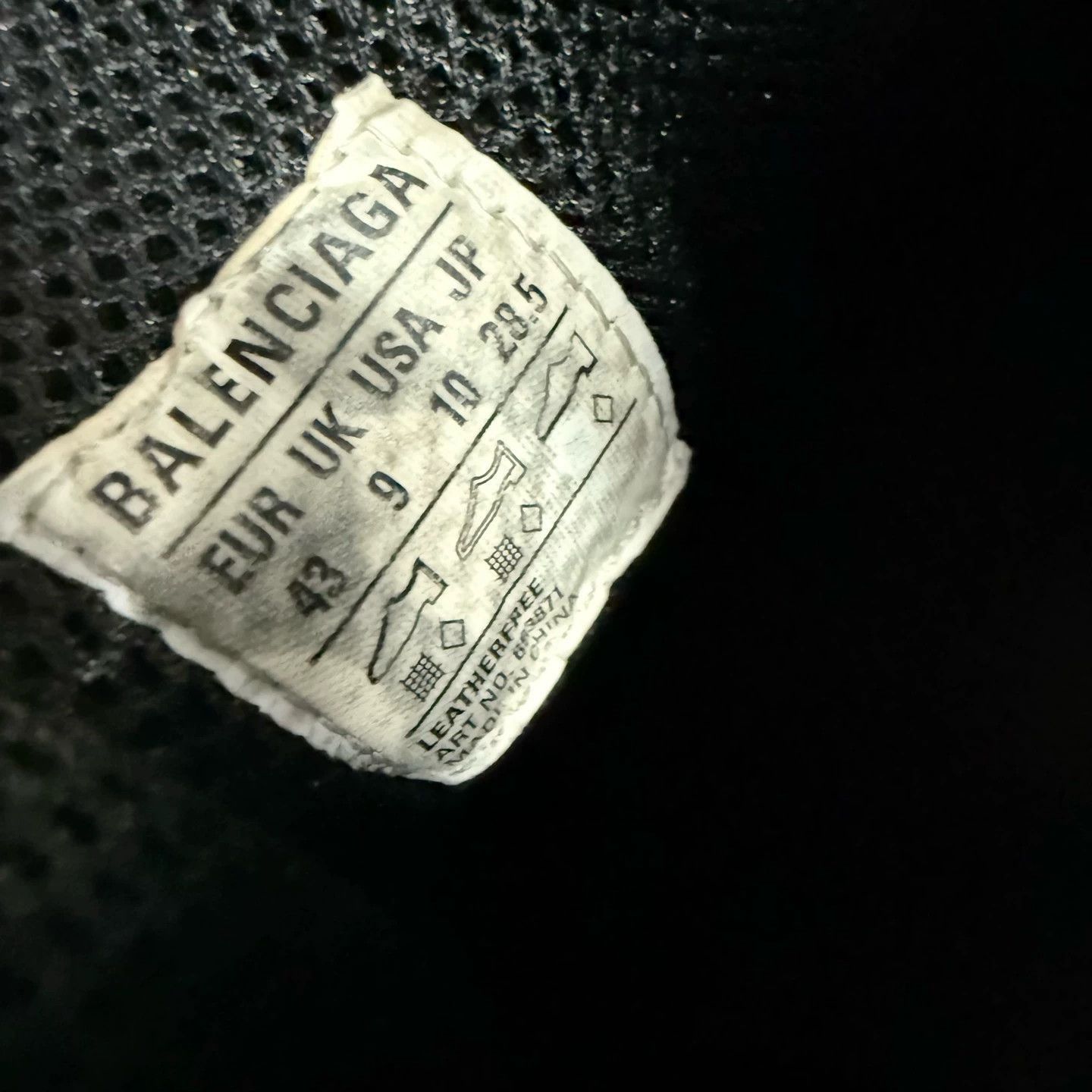 Balenciaga Black Low-Top Sneakers with Structured Supportive Sole Size US 10 / EU 43 - 8 Thumbnail